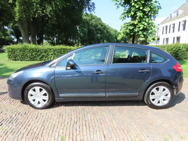 Citroen C4 view 3