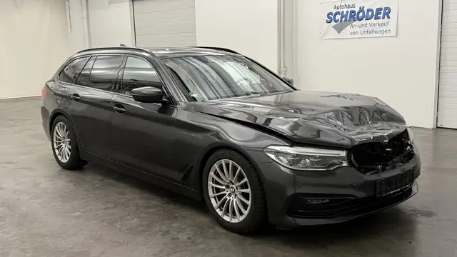 BMW 540 540i Touring xDrive Sport Line *HUD*Pano*Leder*