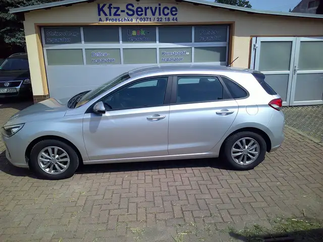 Hyundai i30 1.0 T-GDI  TÜV Neu