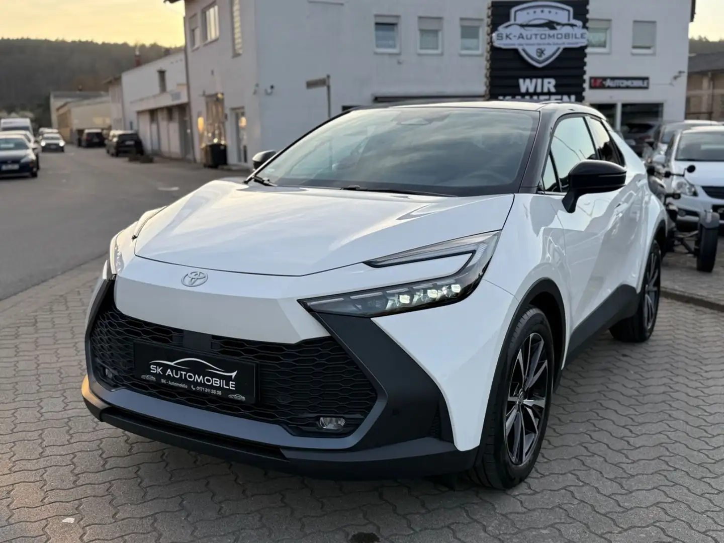 Toyota C-HR Hybrid TeamD 1.HND-GARANTIE-LANE-ACC-RFK-SZ Schwarz - 2