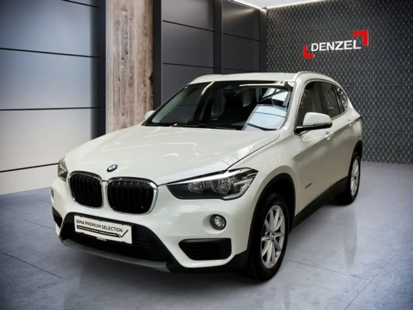 BMW iX xDrive40 I20 XE2 Schwarz - 2