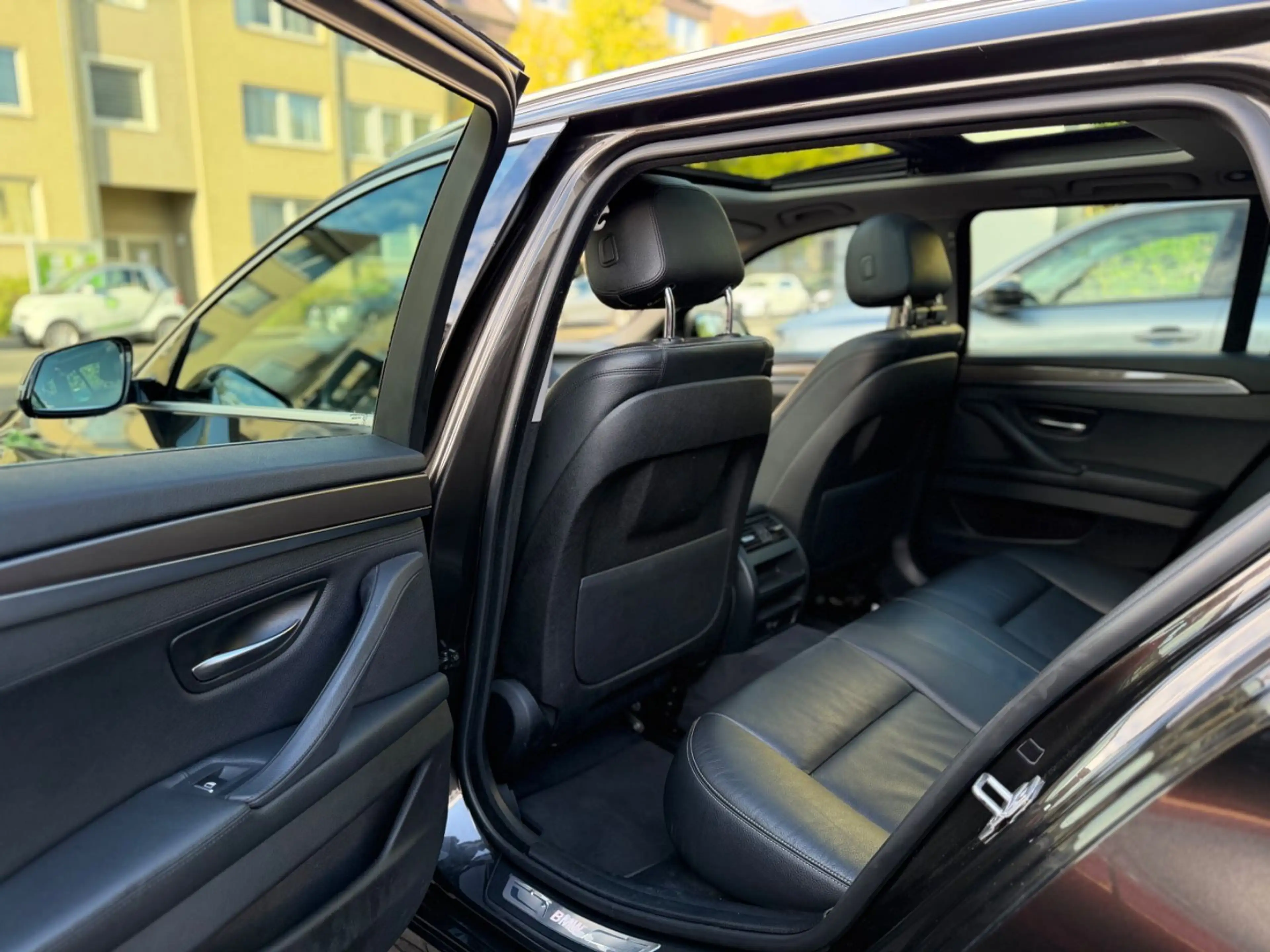 BMW 520 d Touring*PANO*SHZ*LED*HUD*LEDER*TÜV NEU — photo 19
