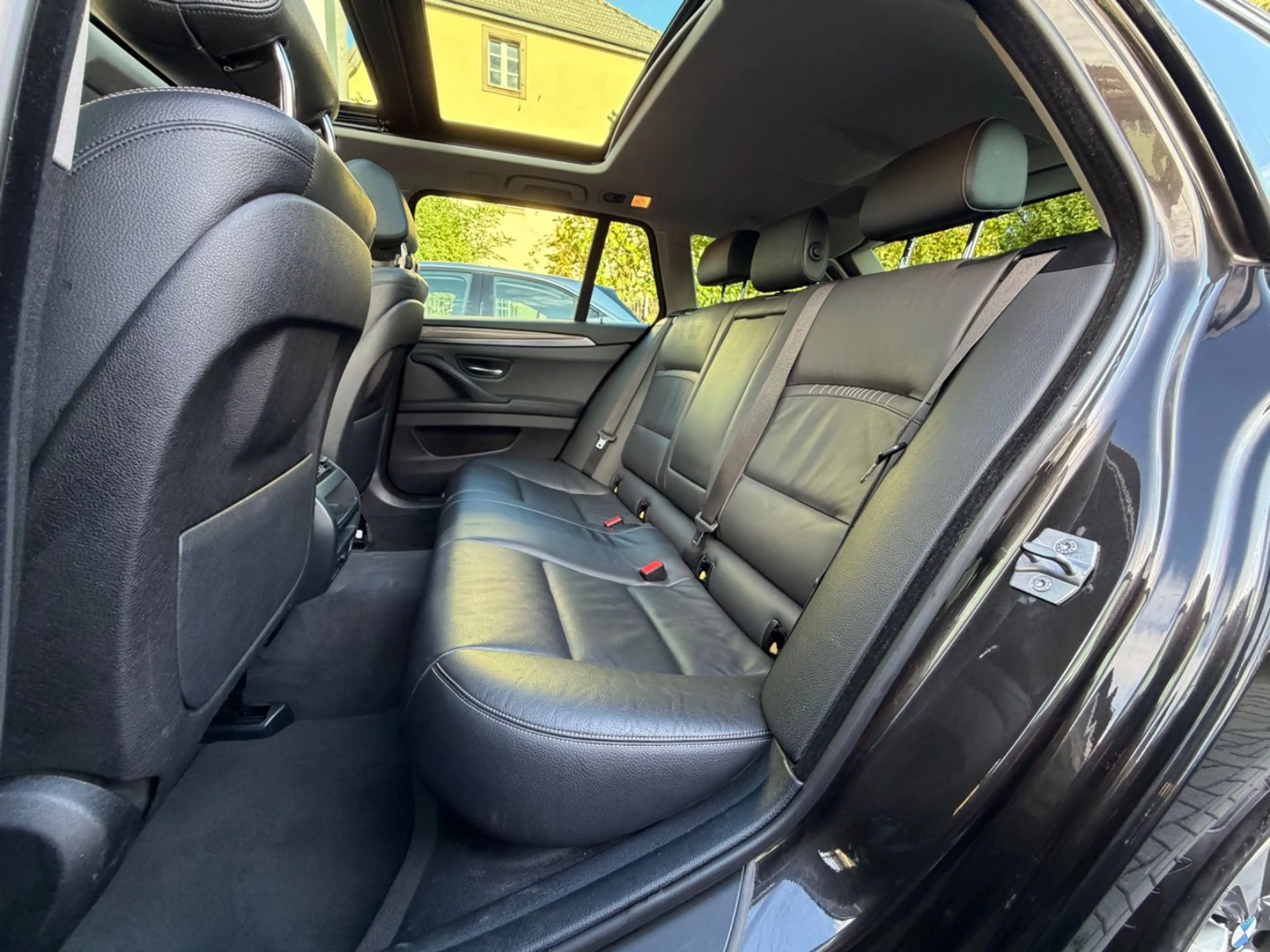 BMW 520 d Touring*PANO*SHZ*LED*HUD*LEDER*TÜV NEU — photo 20