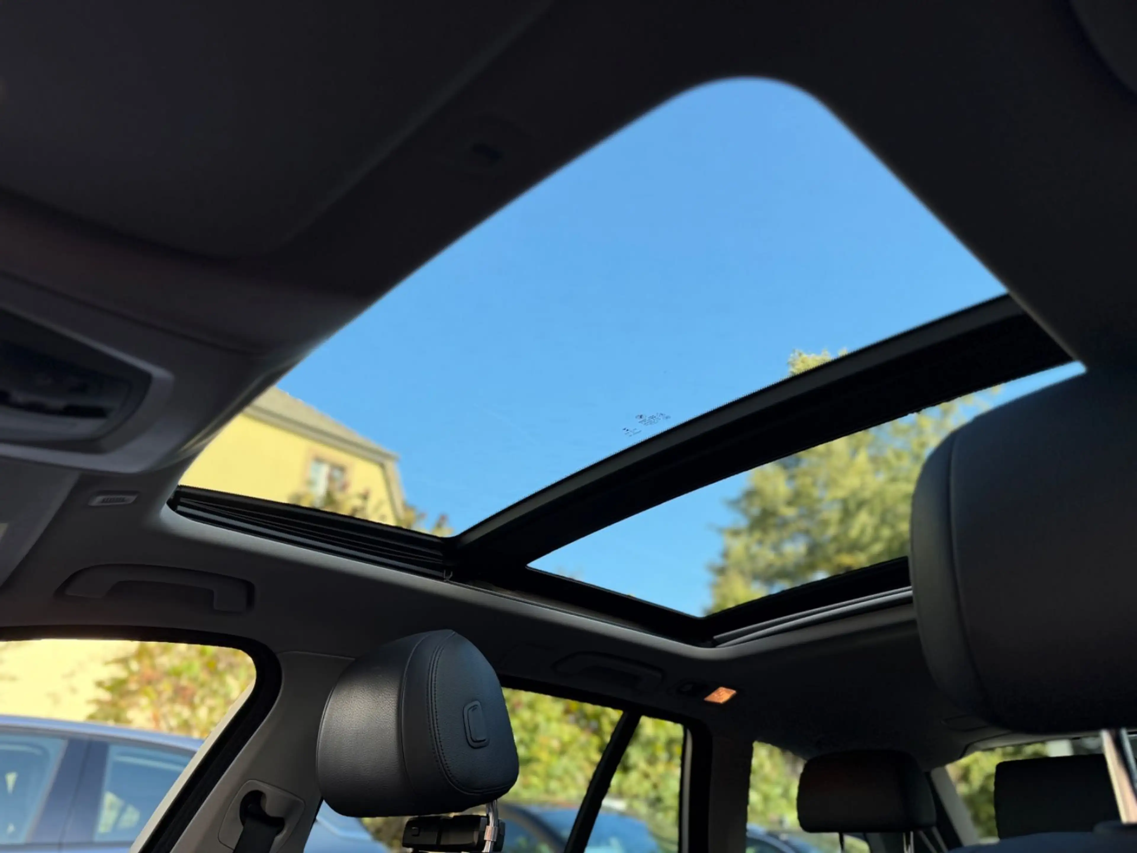 BMW 520 d Touring*PANO*SHZ*LED*HUD*LEDER*TÜV NEU — photo 21