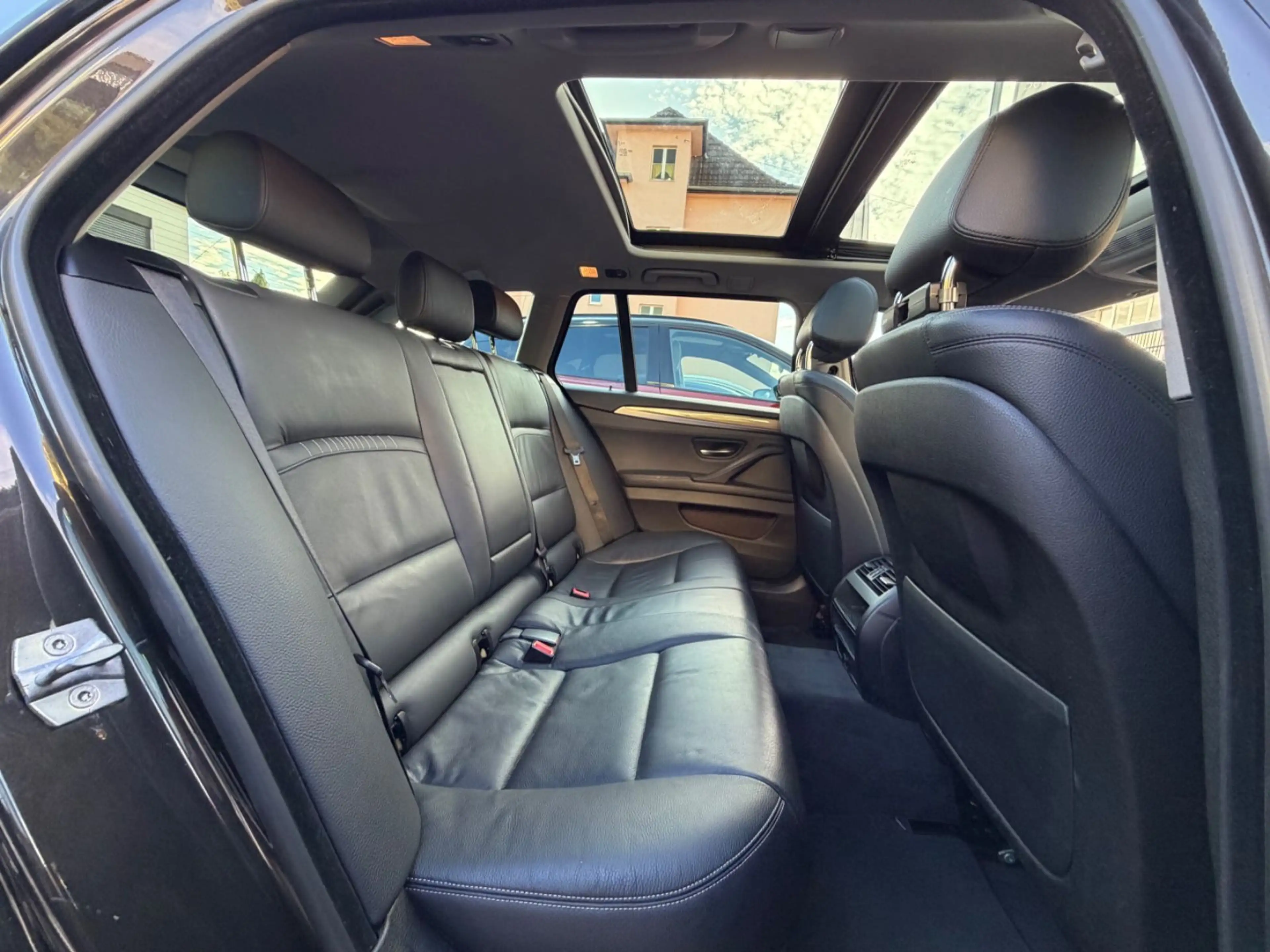BMW 520 d Touring*PANO*SHZ*LED*HUD*LEDER*TÜV NEU — photo 18