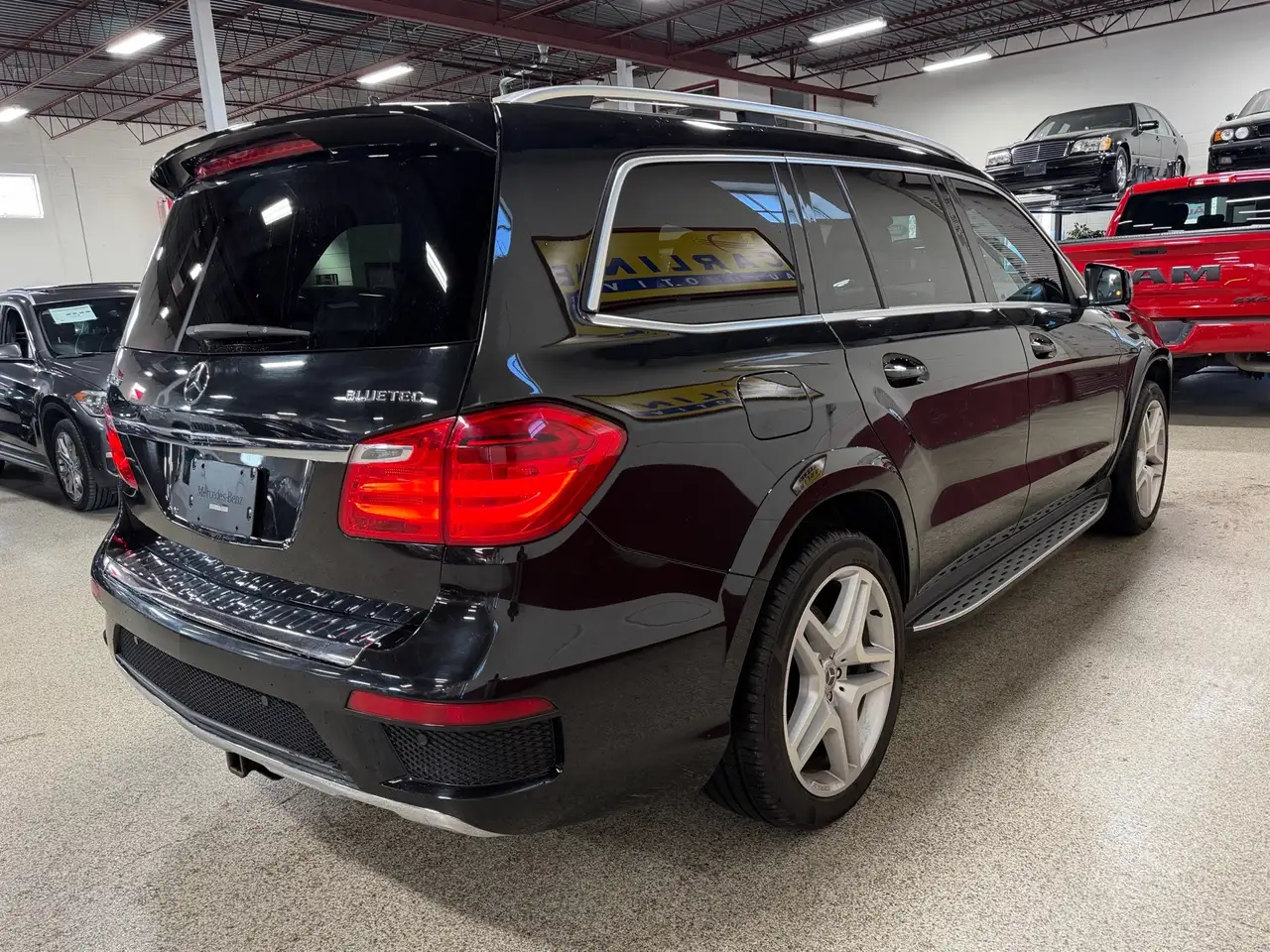 Mercedes-Benz GL-Class снимка Mercedes-Benz GL-Class