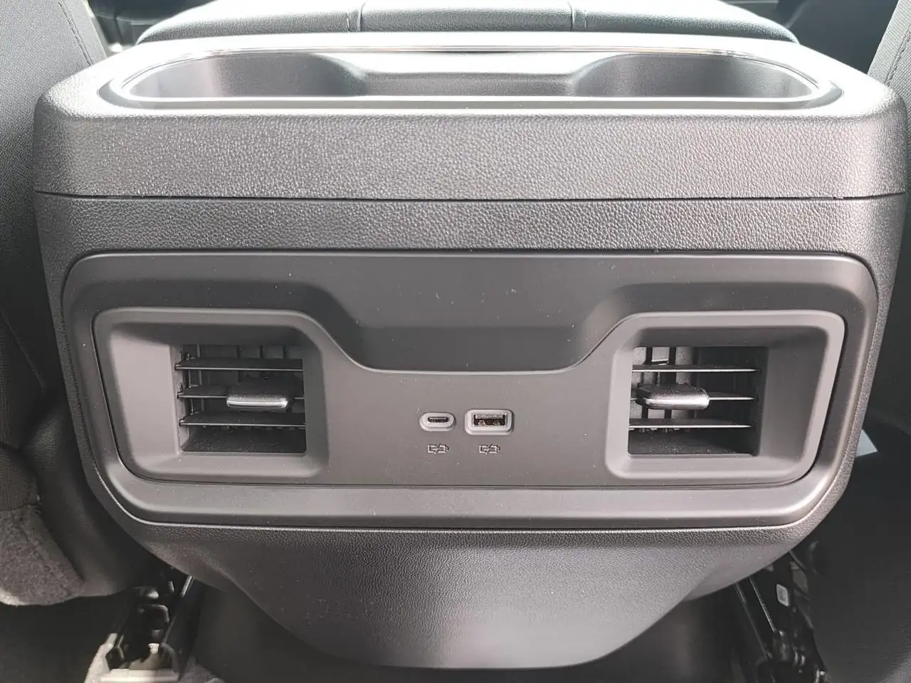 Chevrolet Silverado 3500 photo Chevrolet Silverado 3500