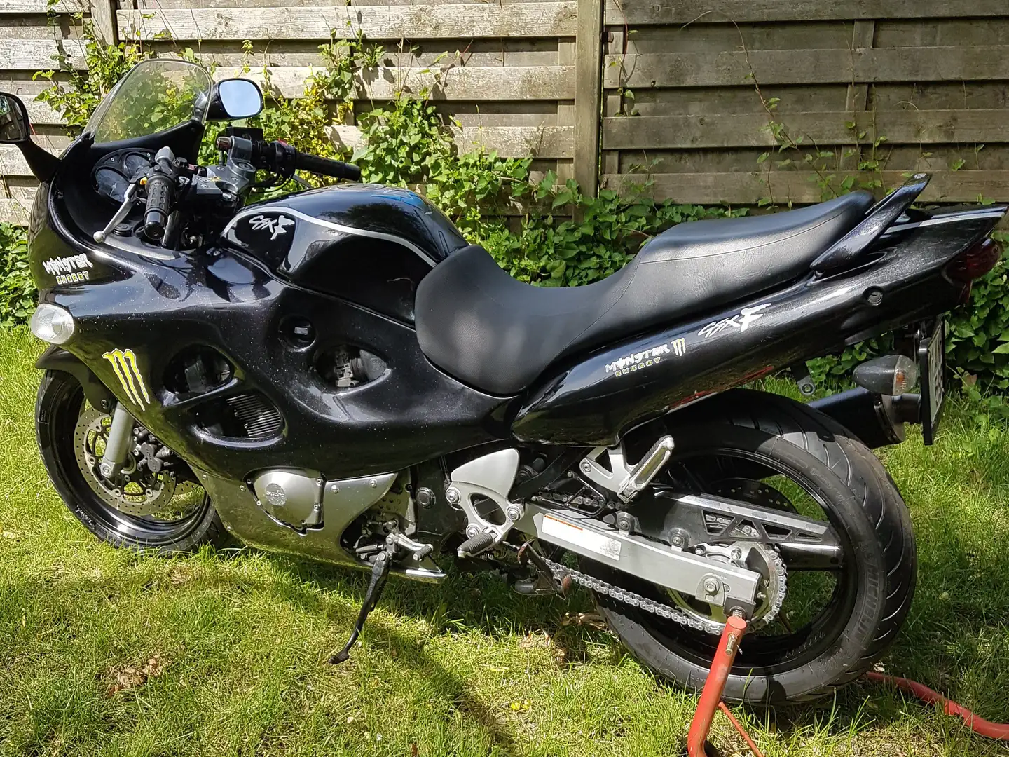Suzuki GSX 750 GSX750F Чёрный - 1