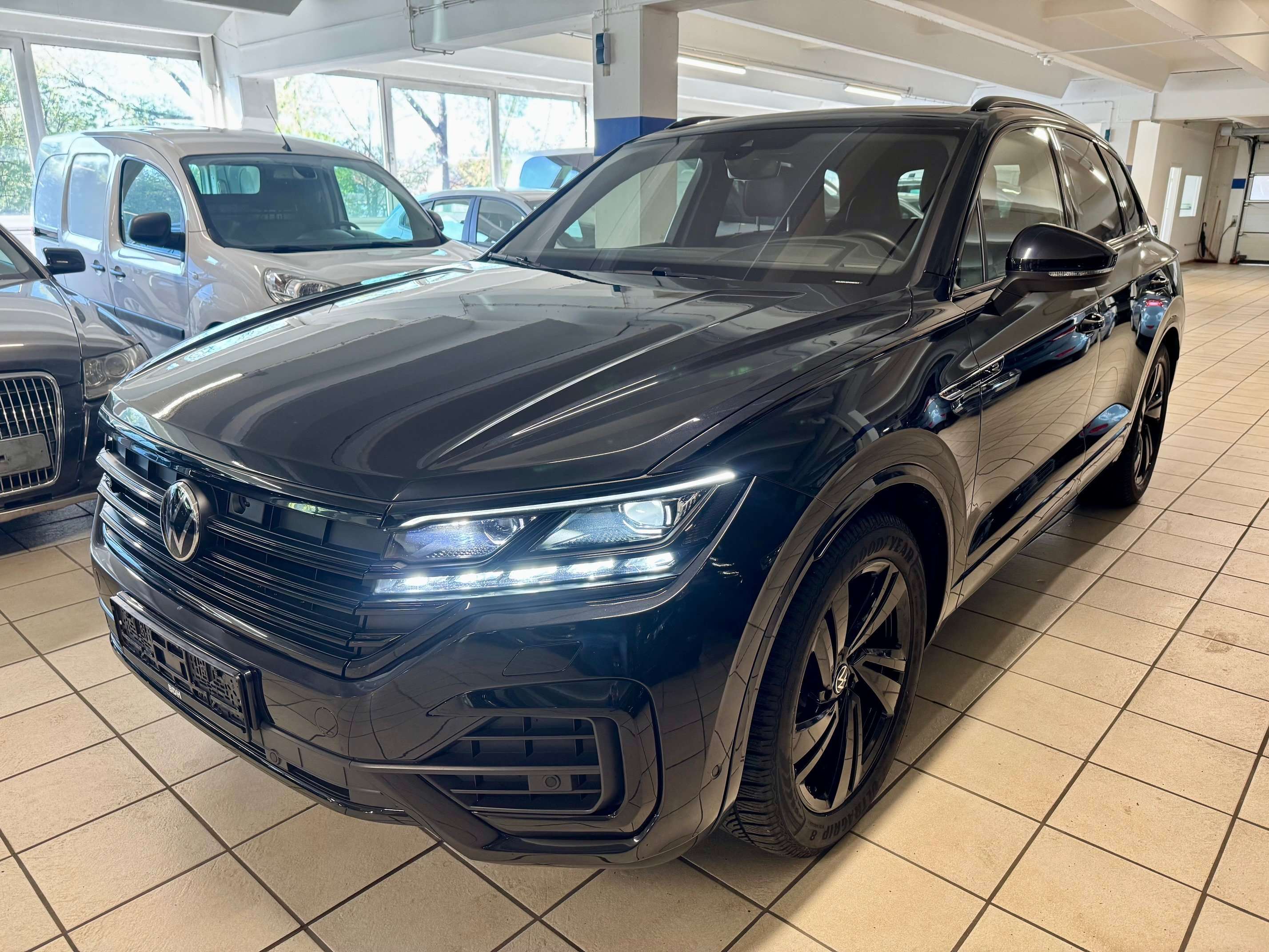 Second hand Volkswagen Touareg 3.0 TDI