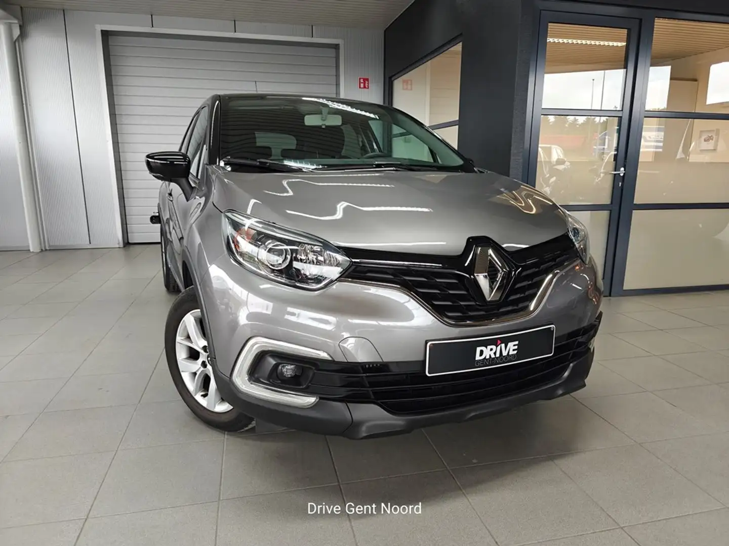 Renault Captur Limited TCe 90 Šedá - 2