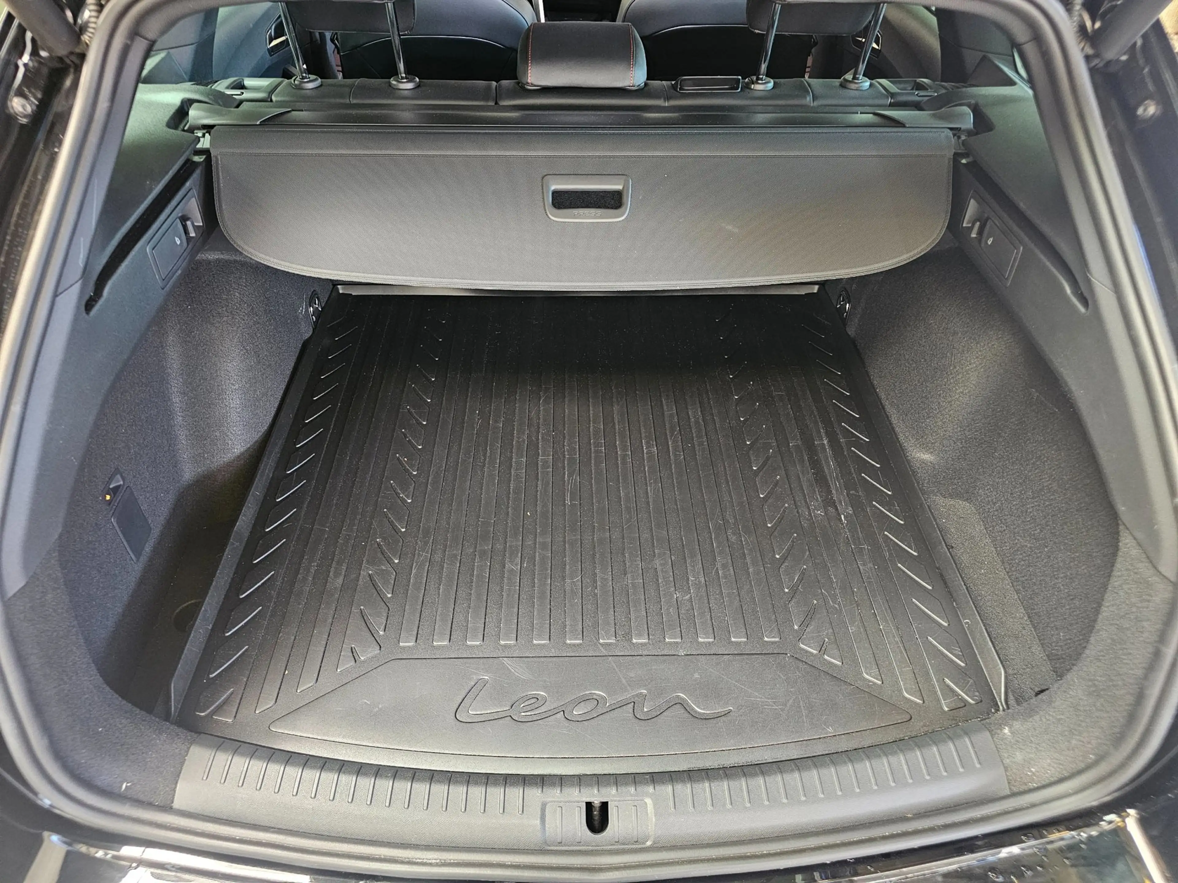 SEAT Leon e-Hybrid Sportstourer 1.5 TSI FR Business | All-in | ACC | — photo 5