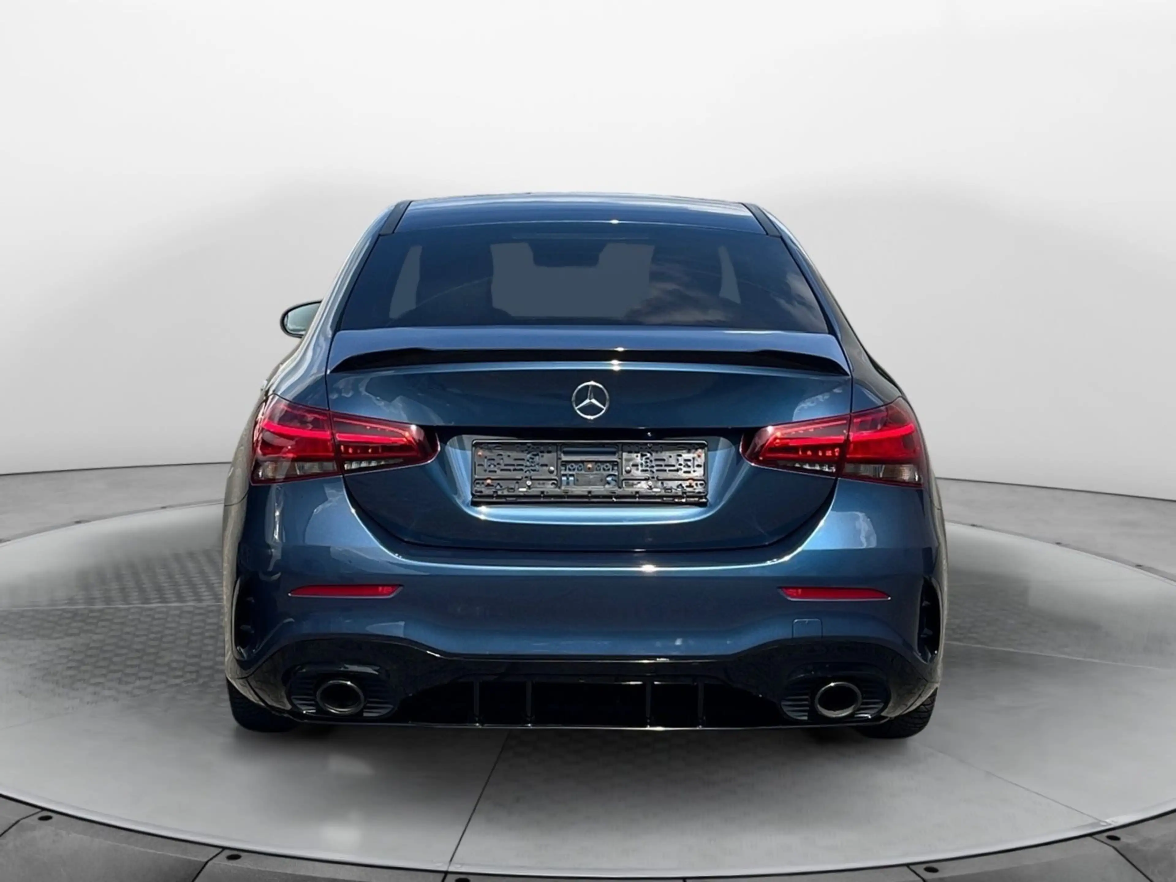 Mercedes-Benz A 35 AMG 4Matic — photo 4