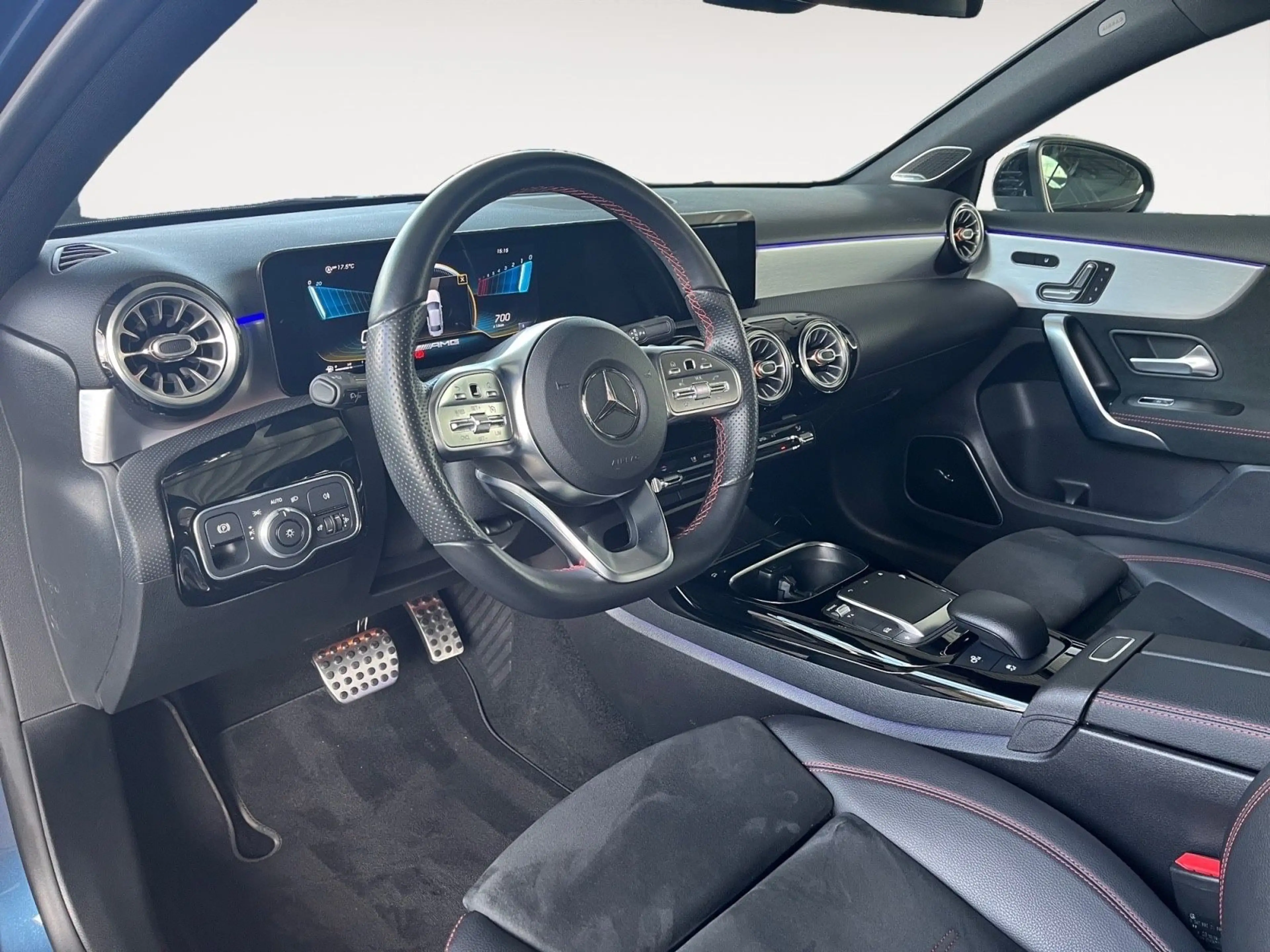 Mercedes-Benz A 35 AMG 4Matic — photo 9