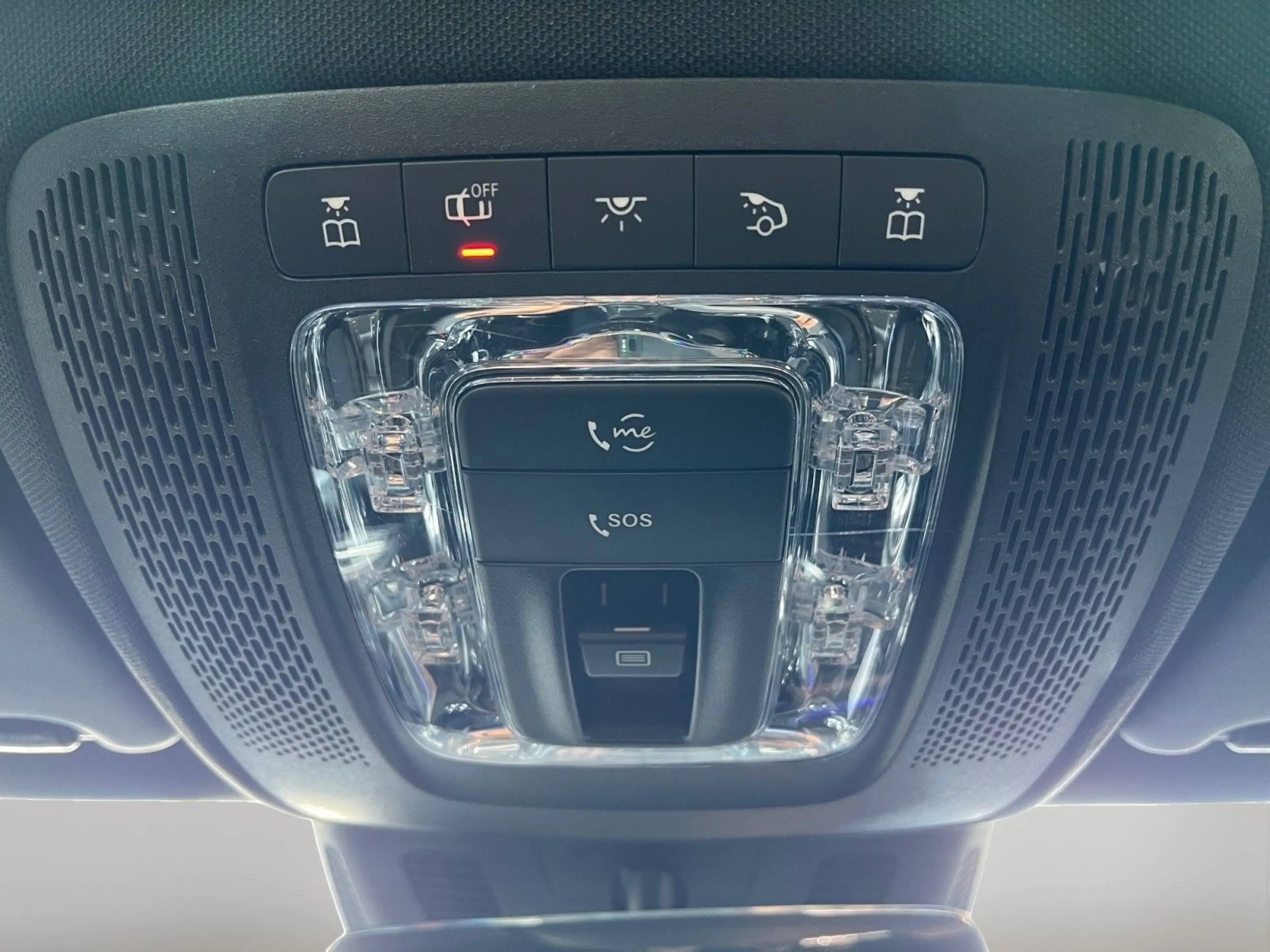 Mercedes-Benz A 35 AMG 4Matic — photo 15