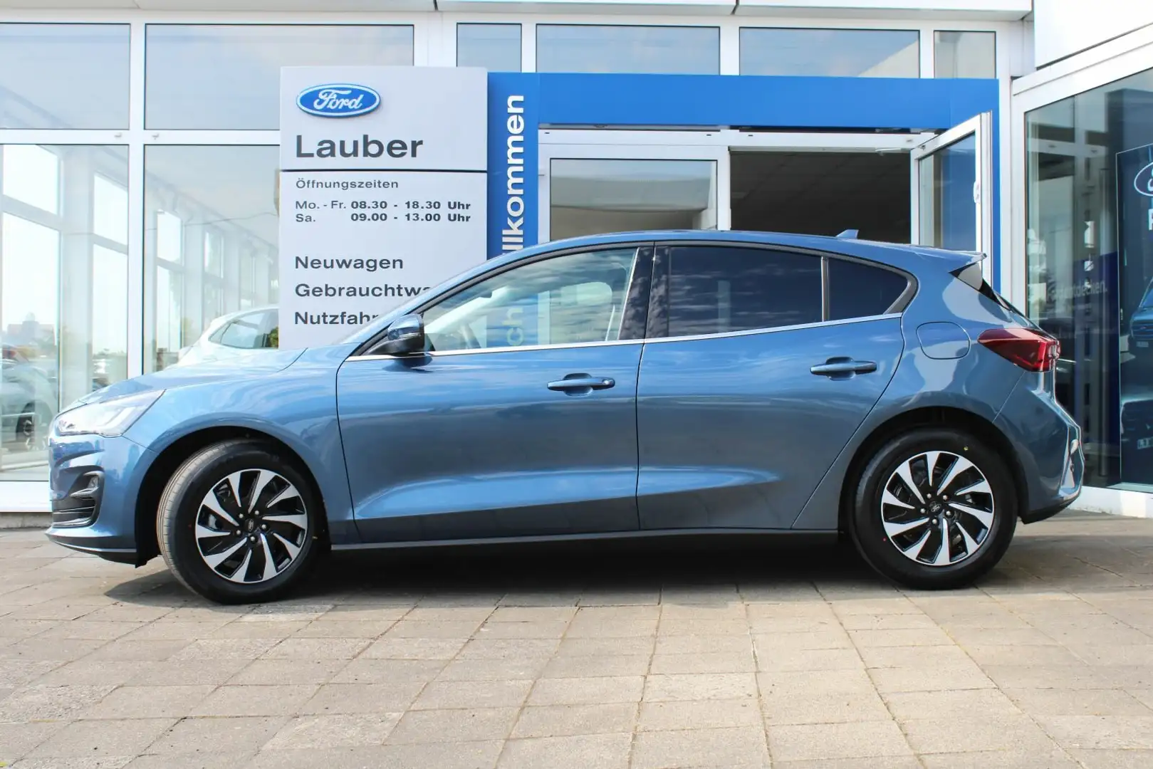 Ford Focus Focus 1,0 Titanium *-37,5% AutoAC Navi-Sync4 SHZ PDC RFK LED Bleu - 2