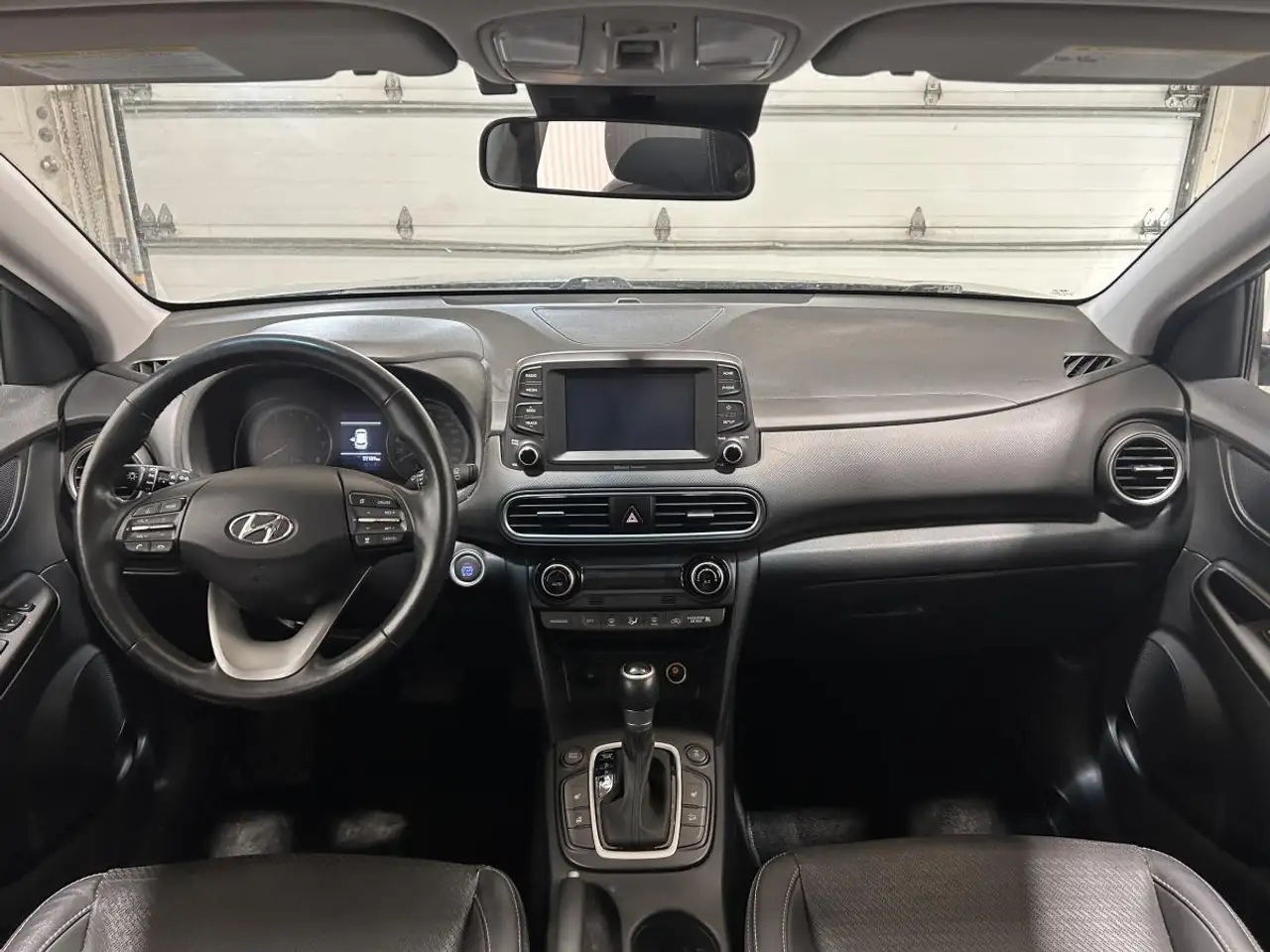 Hyundai KONA снимка Hyundai KONA