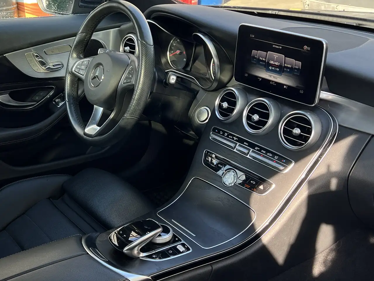 Mercedes-Benz C-Class снимка Mercedes-Benz C-Class