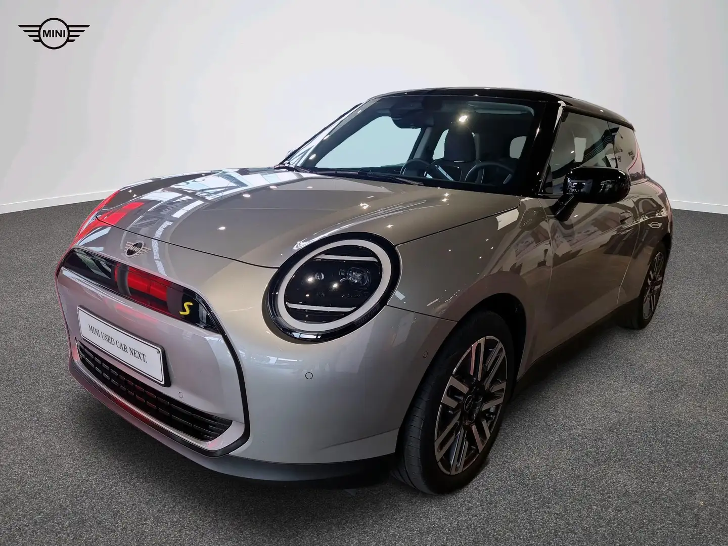 MINI Cooper SE Classic Trim Grijs - 1