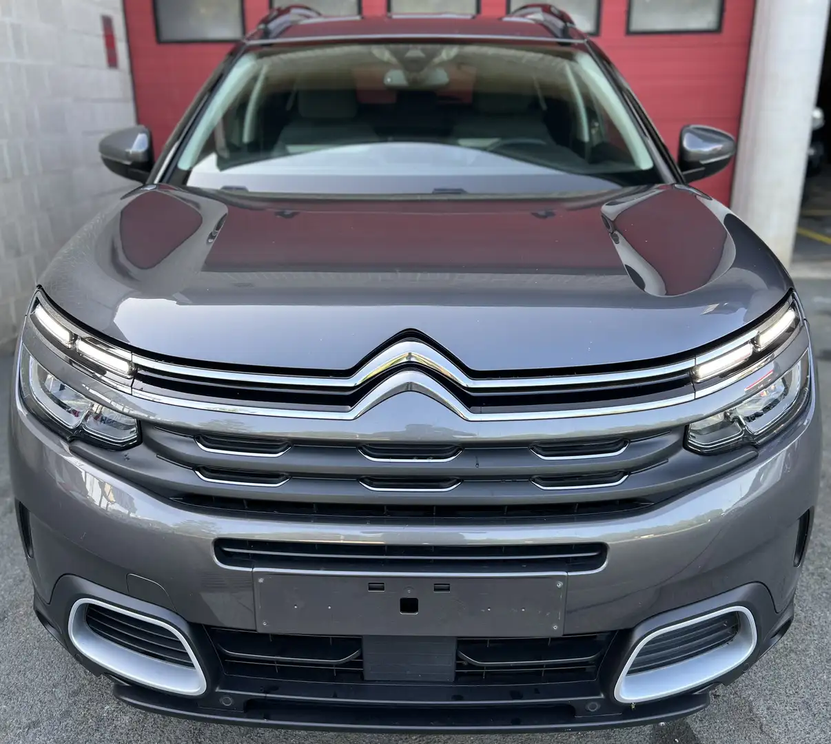 Citroen C5 Aircross 1.5 BlueHDi Feel S&S + CAMÉRA + NAVI + CAR-PASS Grijs - 2
