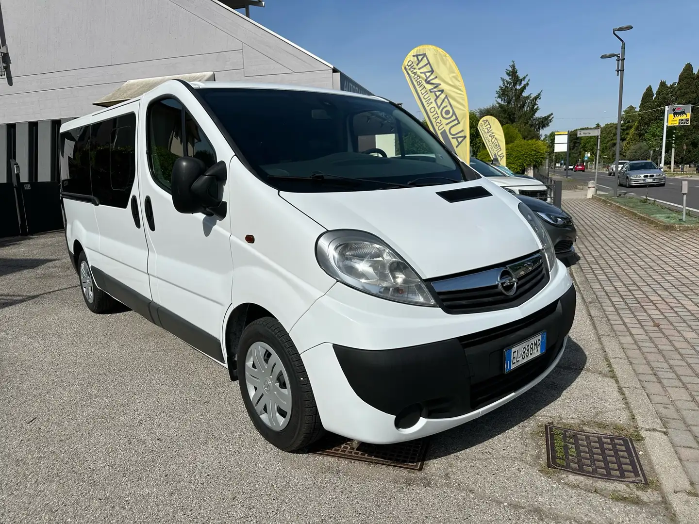 Opel Vivaro L2H1 2.0 CDTi 115cv Combi - MOTORE 17000KM! Bianco - 2