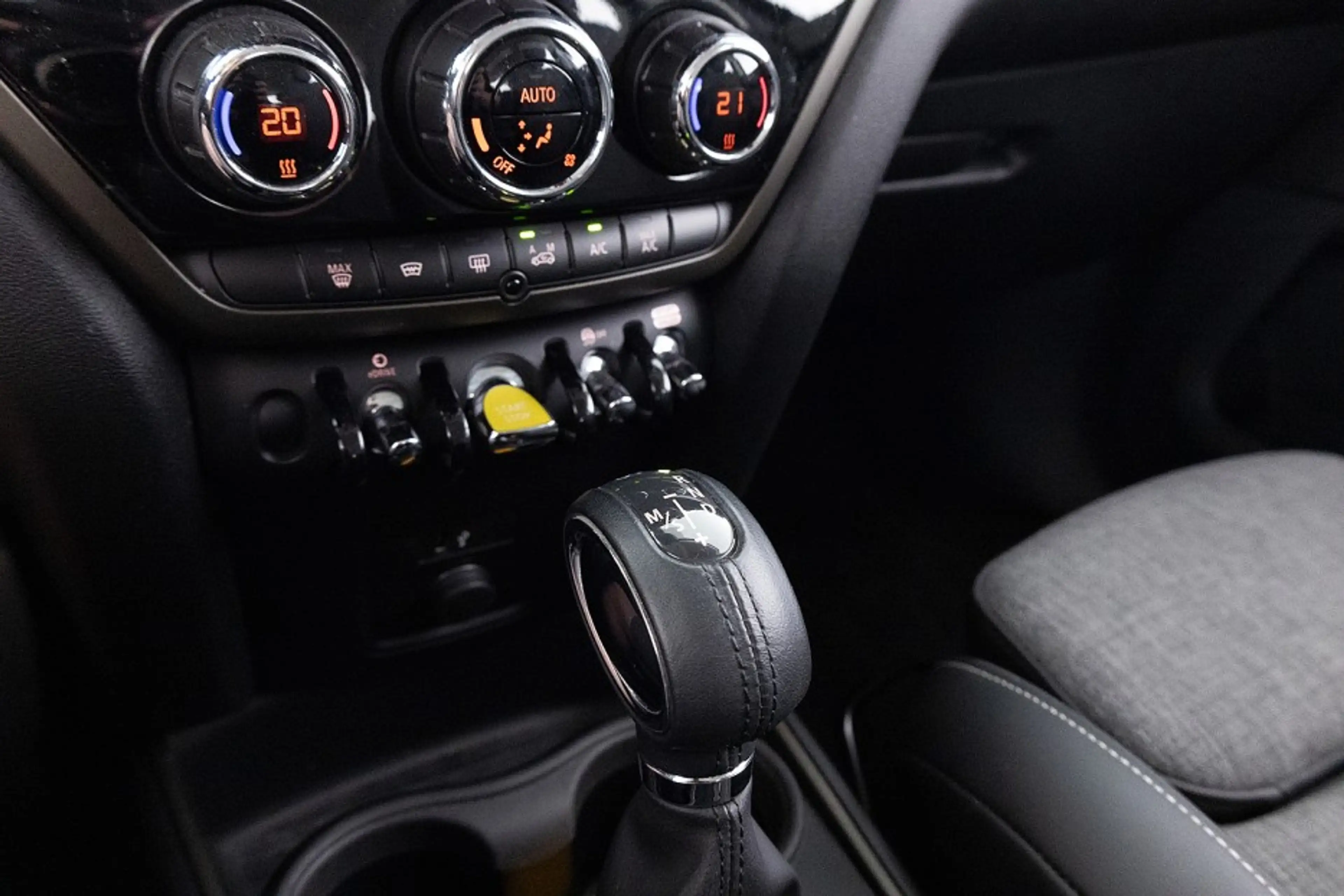 MINI Cooper SE Countryman 1.5 ALL4 | Half LEDER | Head-Up | CAMERA | Full LE — photo 13