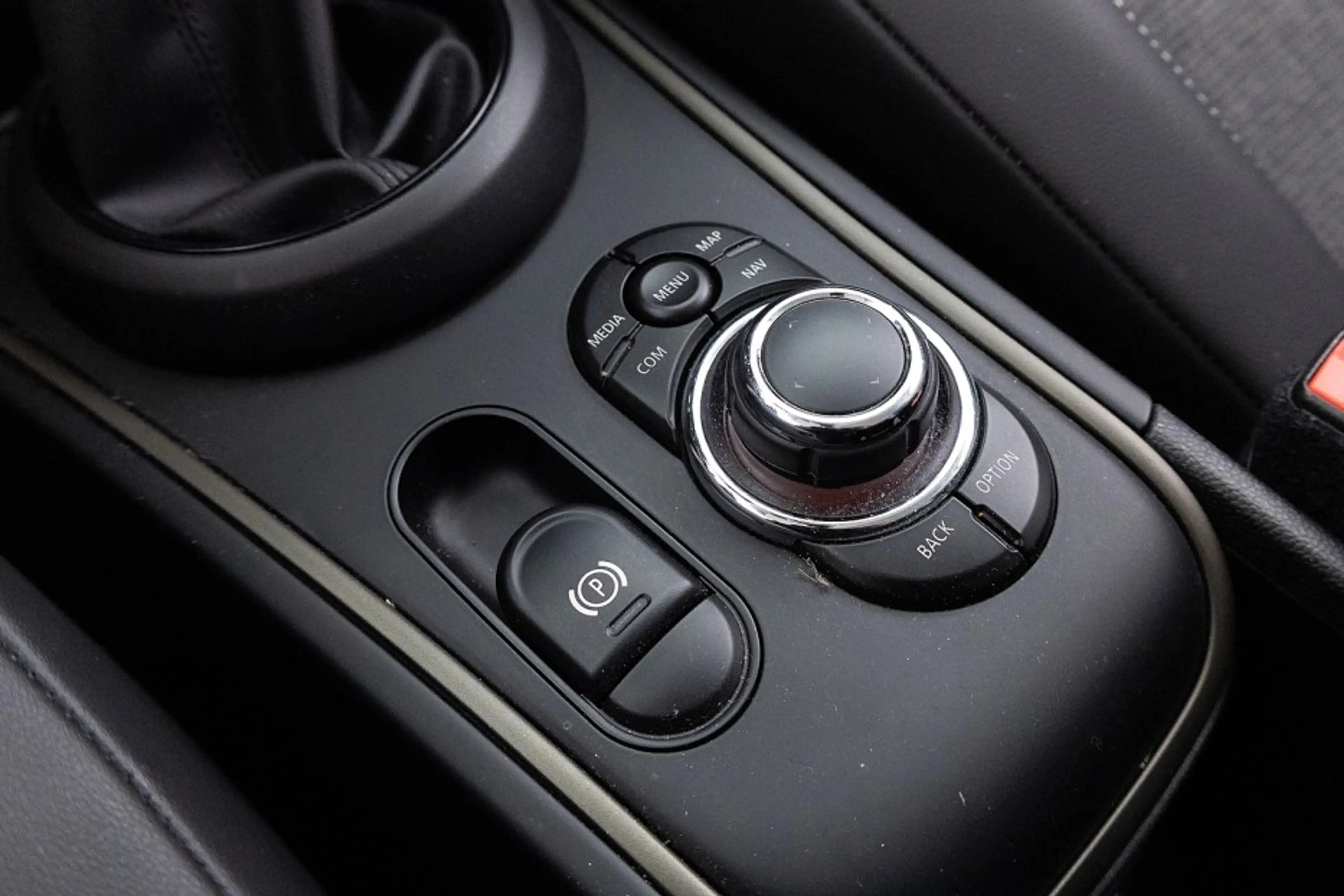 MINI Cooper SE Countryman 1.5 ALL4 | Half LEDER | Head-Up | CAMERA | Full LE — photo 14