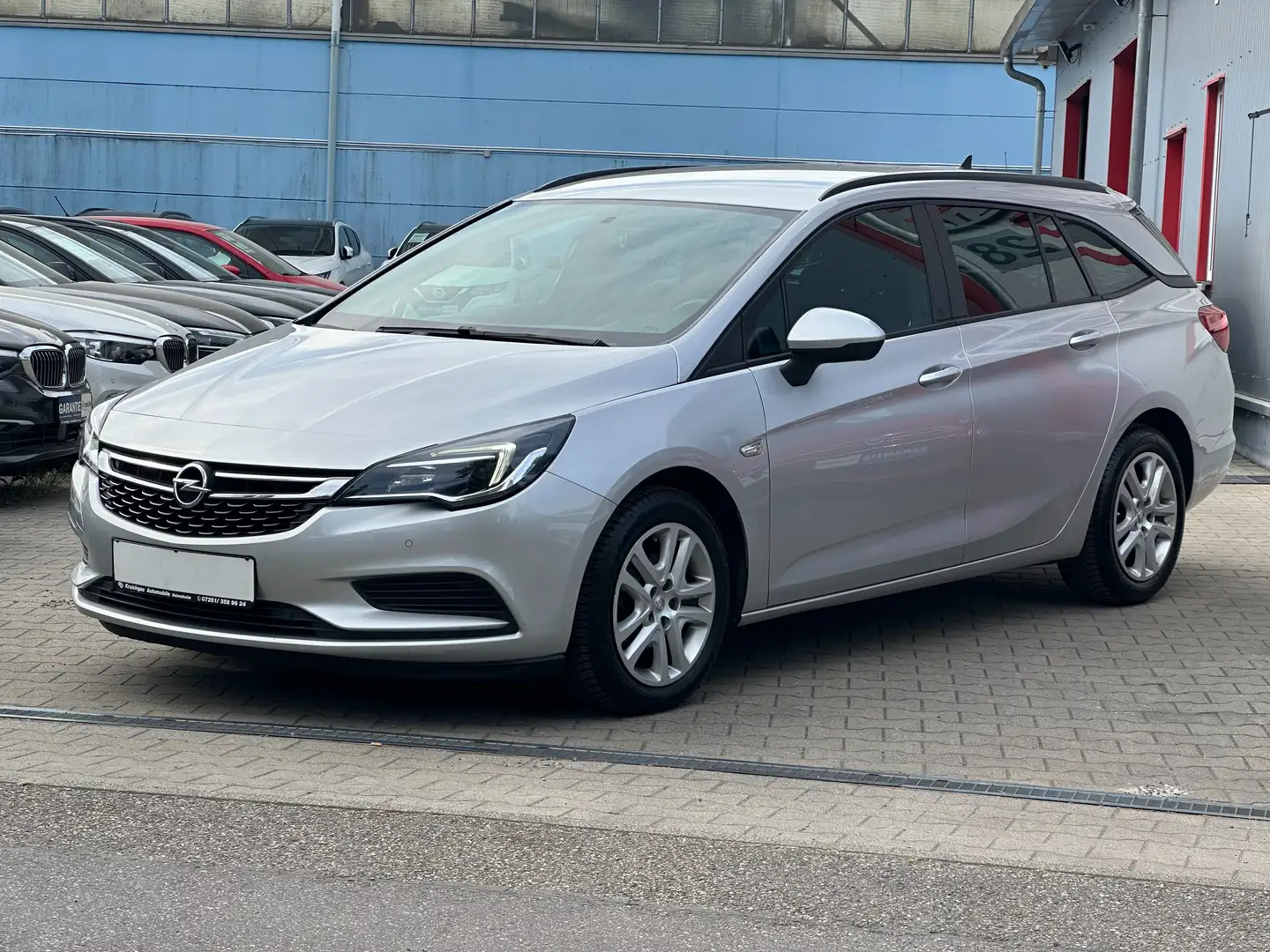 Opel Astra 1.6 CDTI*TüV Neu*AHK*Navi*Klima*Tempo*Parkpilot Gris - 1