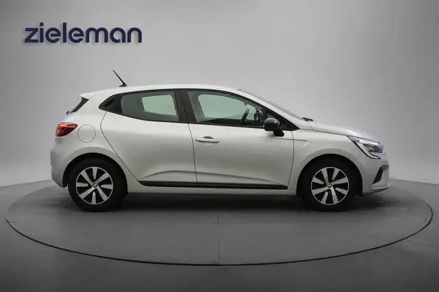 Renault Clio view 14