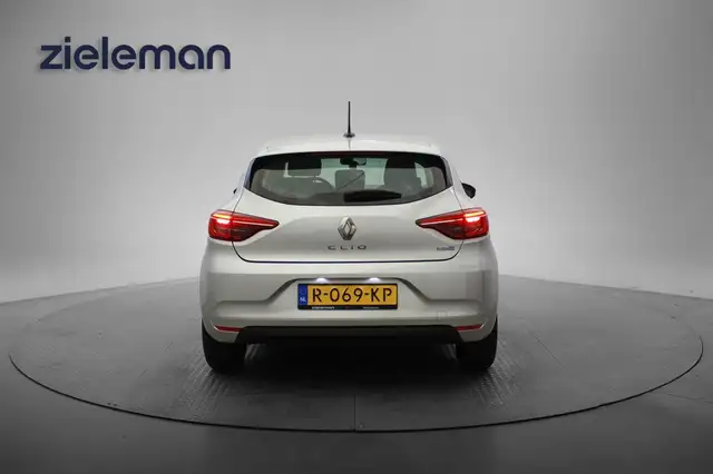 Renault Clio view 16