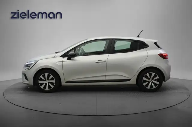 Renault Clio view 17