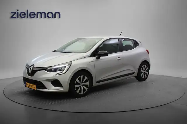 Renault Clio view 18