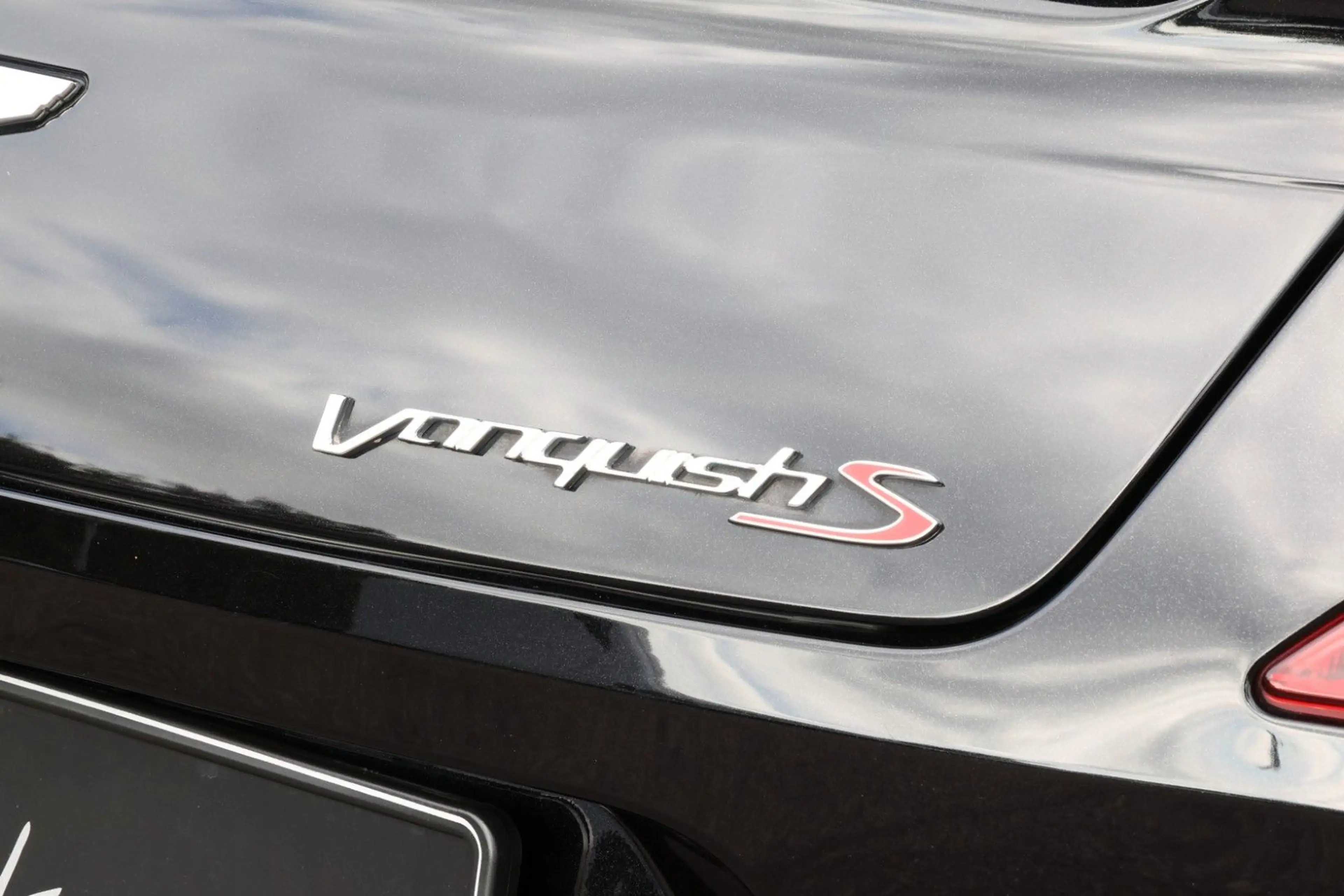 Aston Martin Vanquish S, wenig KM, Scheckheftgepflegt — photo 14