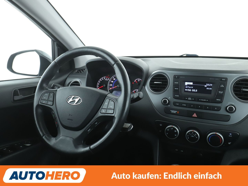 Hyundai i10 1.2 YES! *TEMPO*SHZ*ALU*KLIMA* — photo 13
