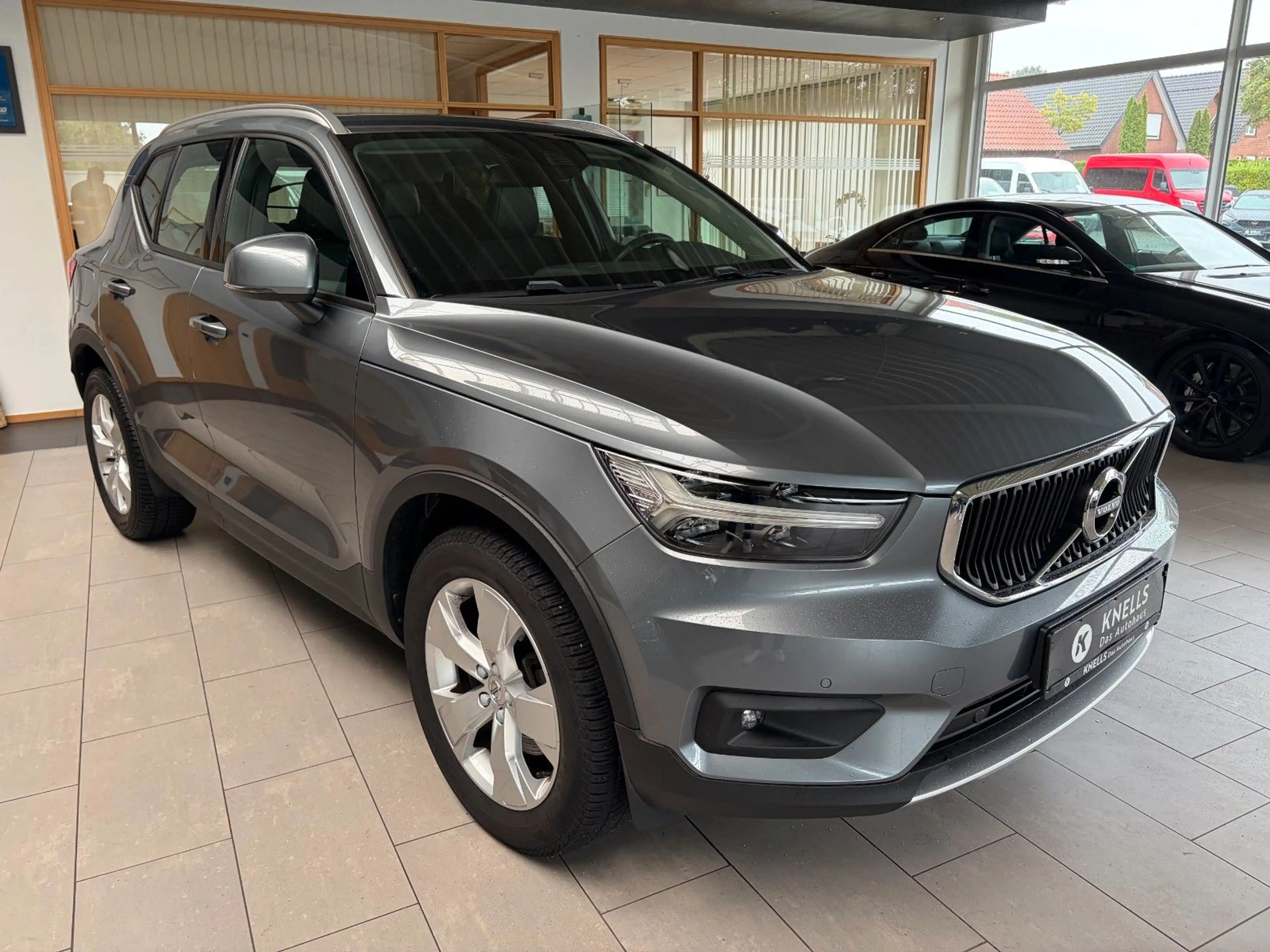 Volvo XC40 Momentum 2WD/AHK/H&K/STANDH/PANO/KAMERA — photo 3