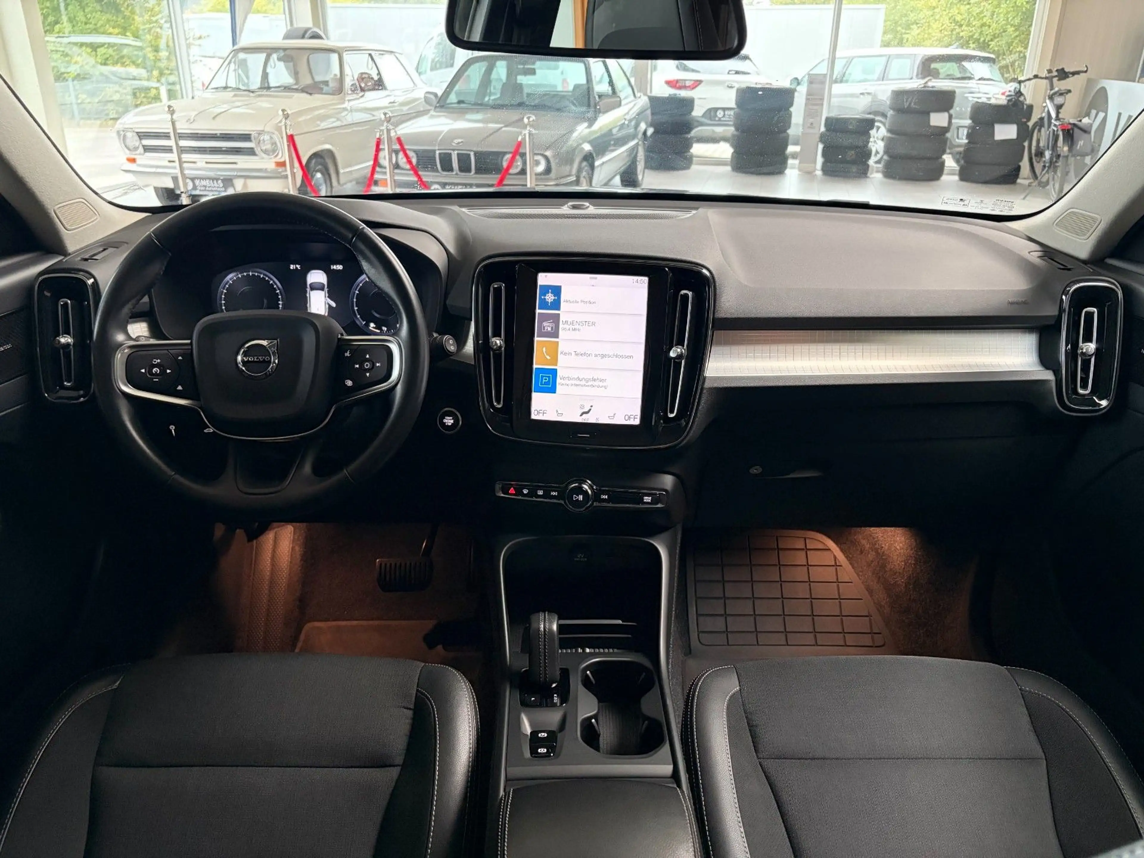 Volvo XC40 Momentum 2WD/AHK/H&K/STANDH/PANO/KAMERA — photo 12