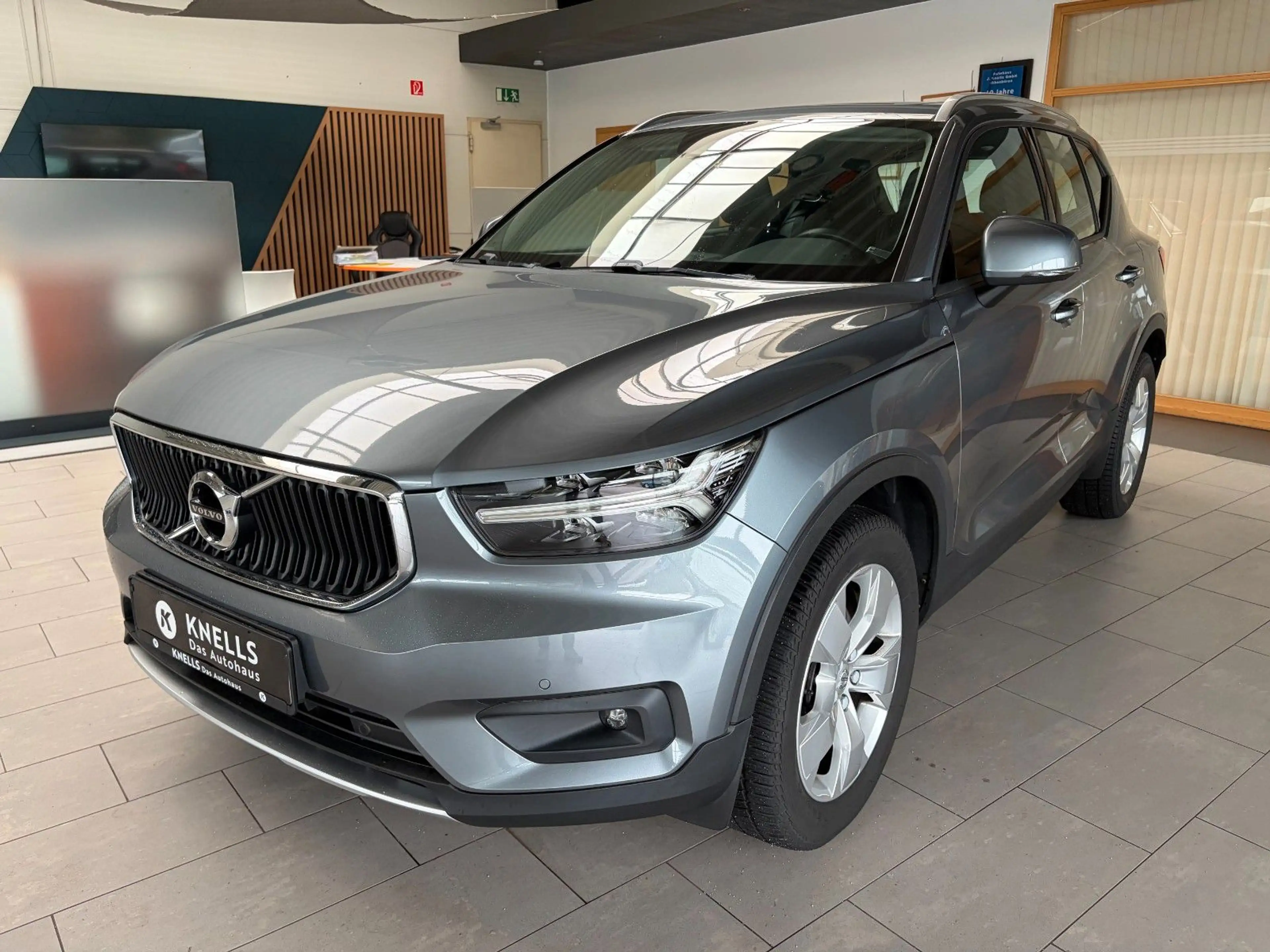 Volvo XC40 Momentum 2WD/AHK/H&K/STANDH/PANO/KAMERA