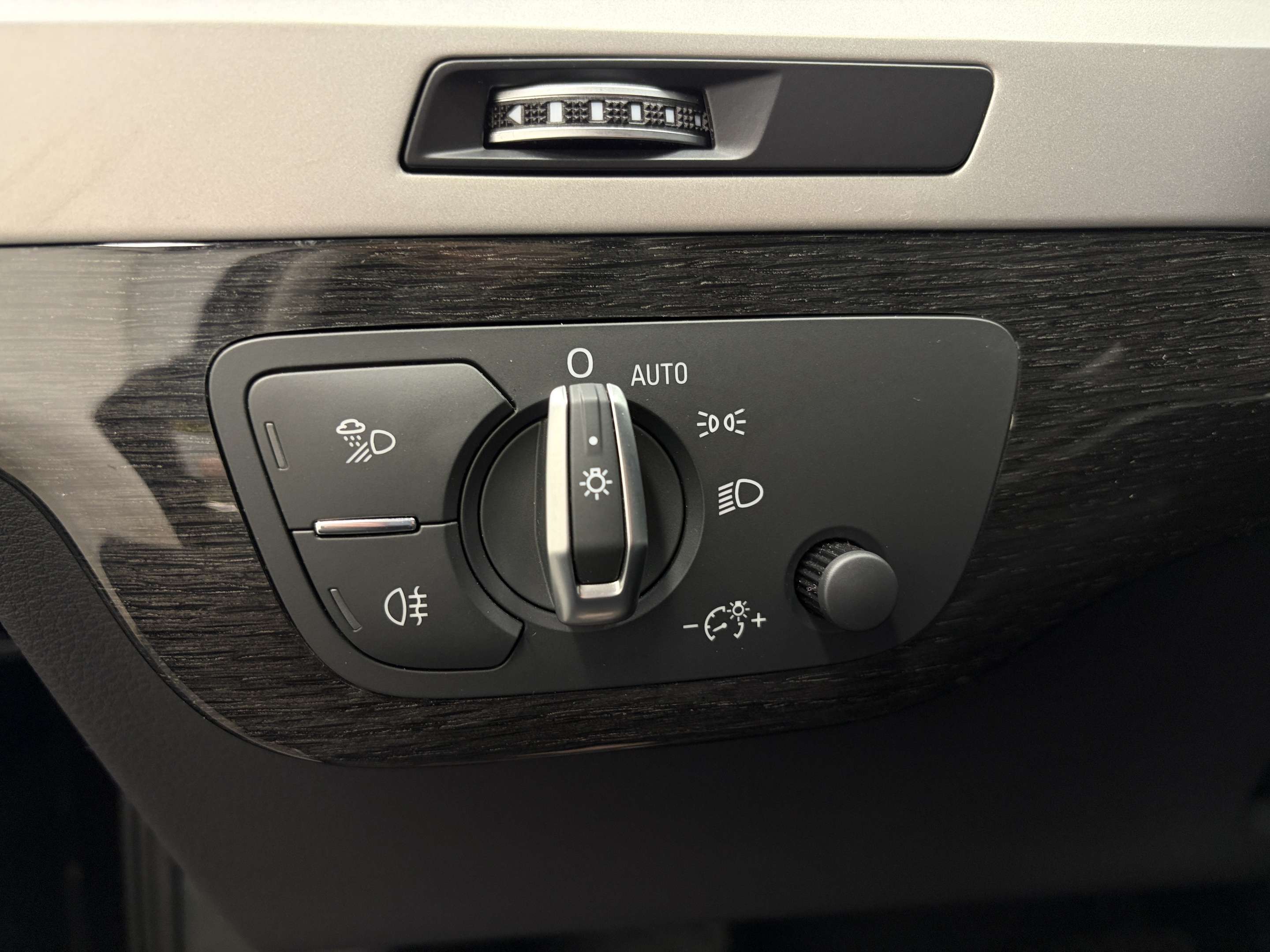2019 Audi Q7 PROGRESSIV 55, 3.0L, TOIT PANO, SIEGES CHAUFFANTS 3,000 cc 6 cyl thumb 20