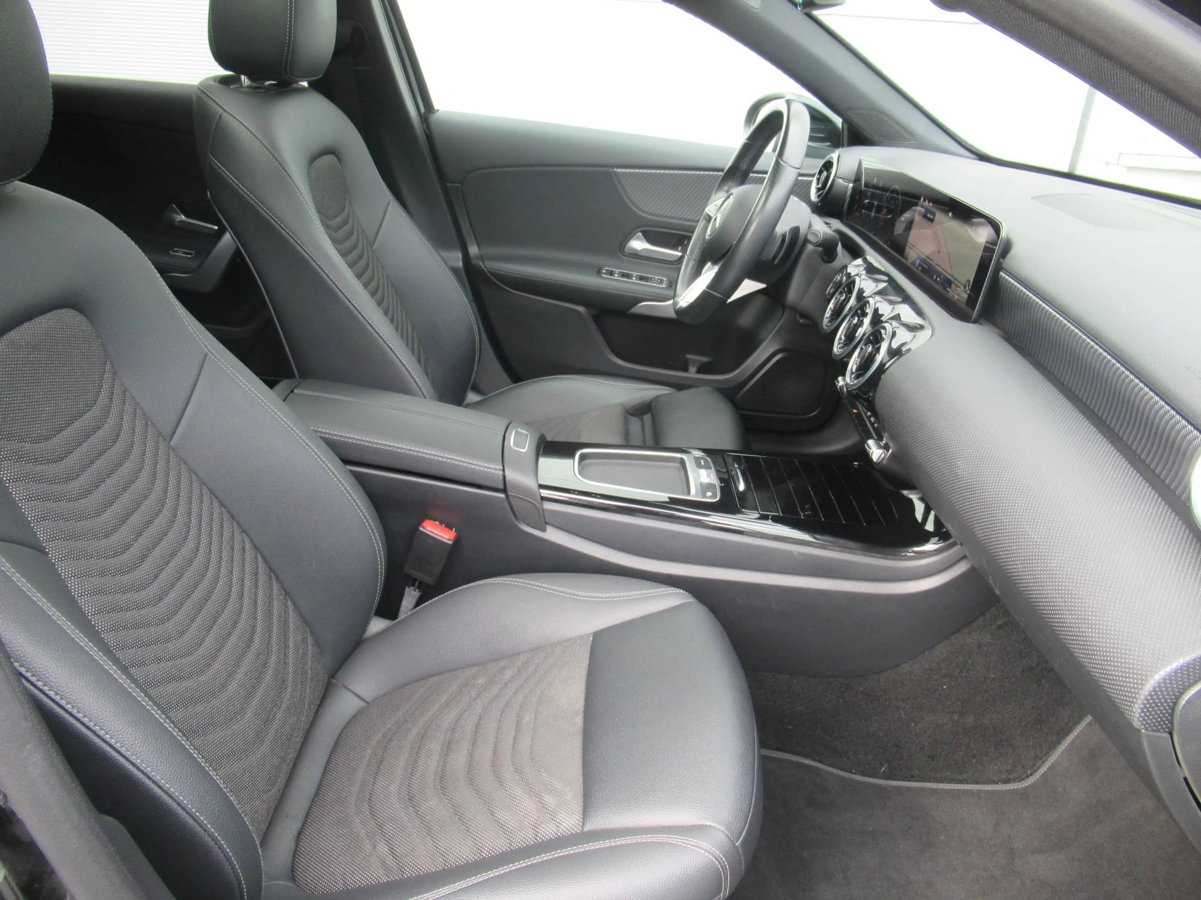Mercedes-Benz A 180 d Aut. /€18.999 netto / Pano / 1/2 Leder / Navi / Camera / ... — photo 9