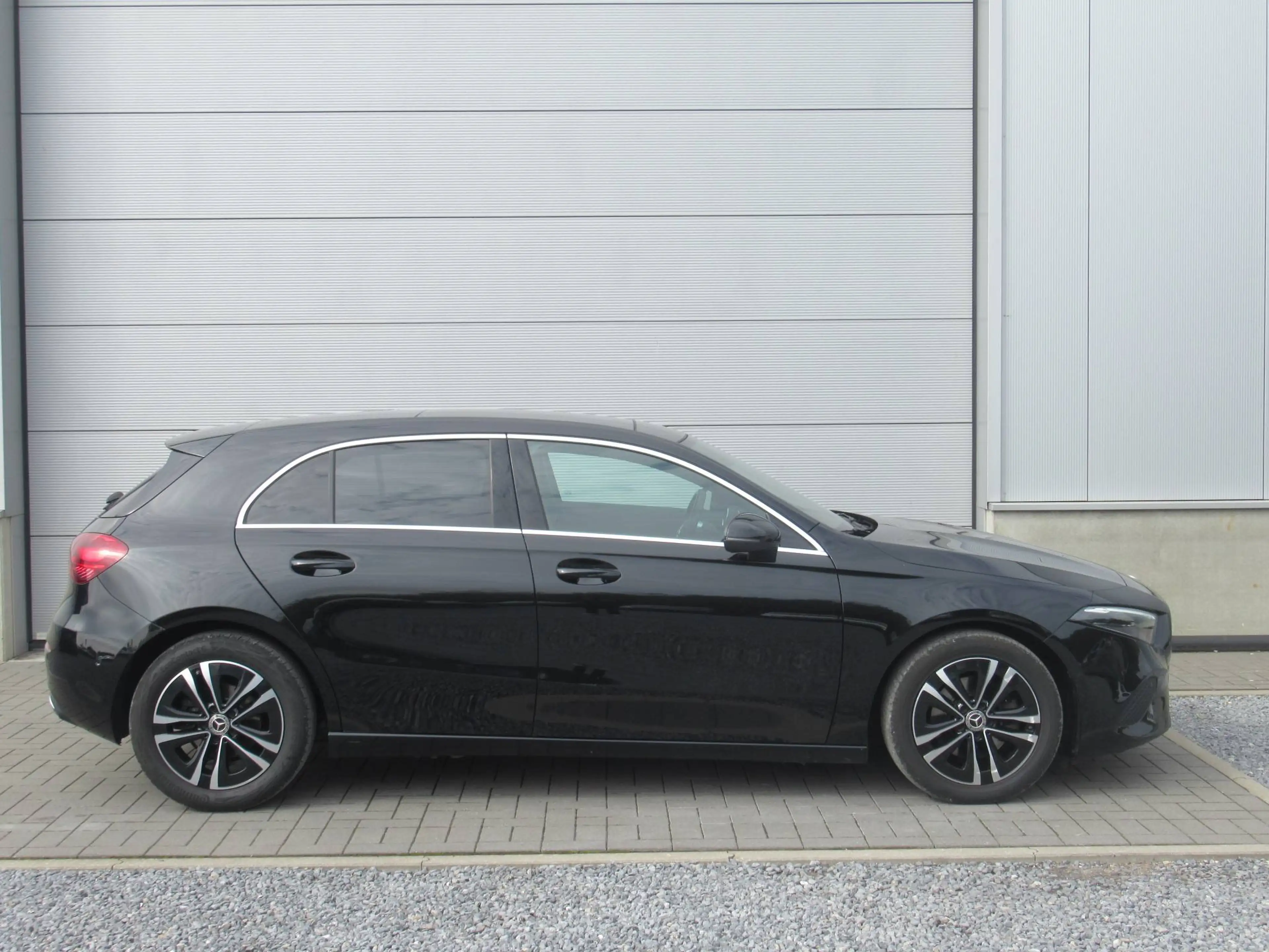Mercedes-Benz A 180 d Aut. /€18.999 netto / Pano / 1/2 Leder / Navi / Camera / ... — photo 2