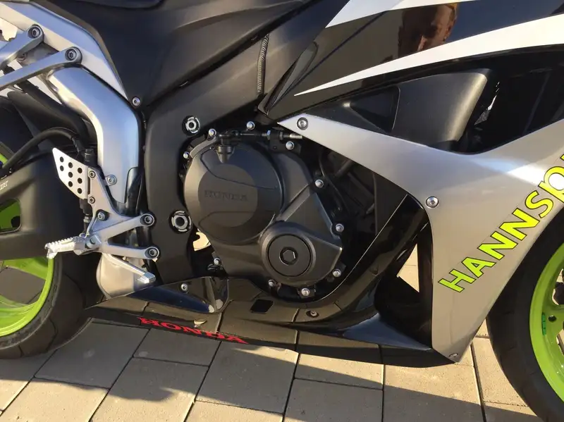 Honda CBR 600 - foto 6