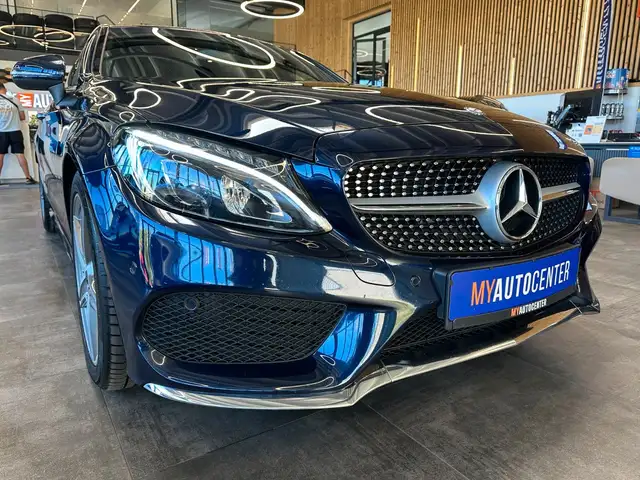 Mercedes-Benz C-Class view 3