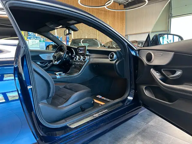Mercedes-Benz C-Class view 28