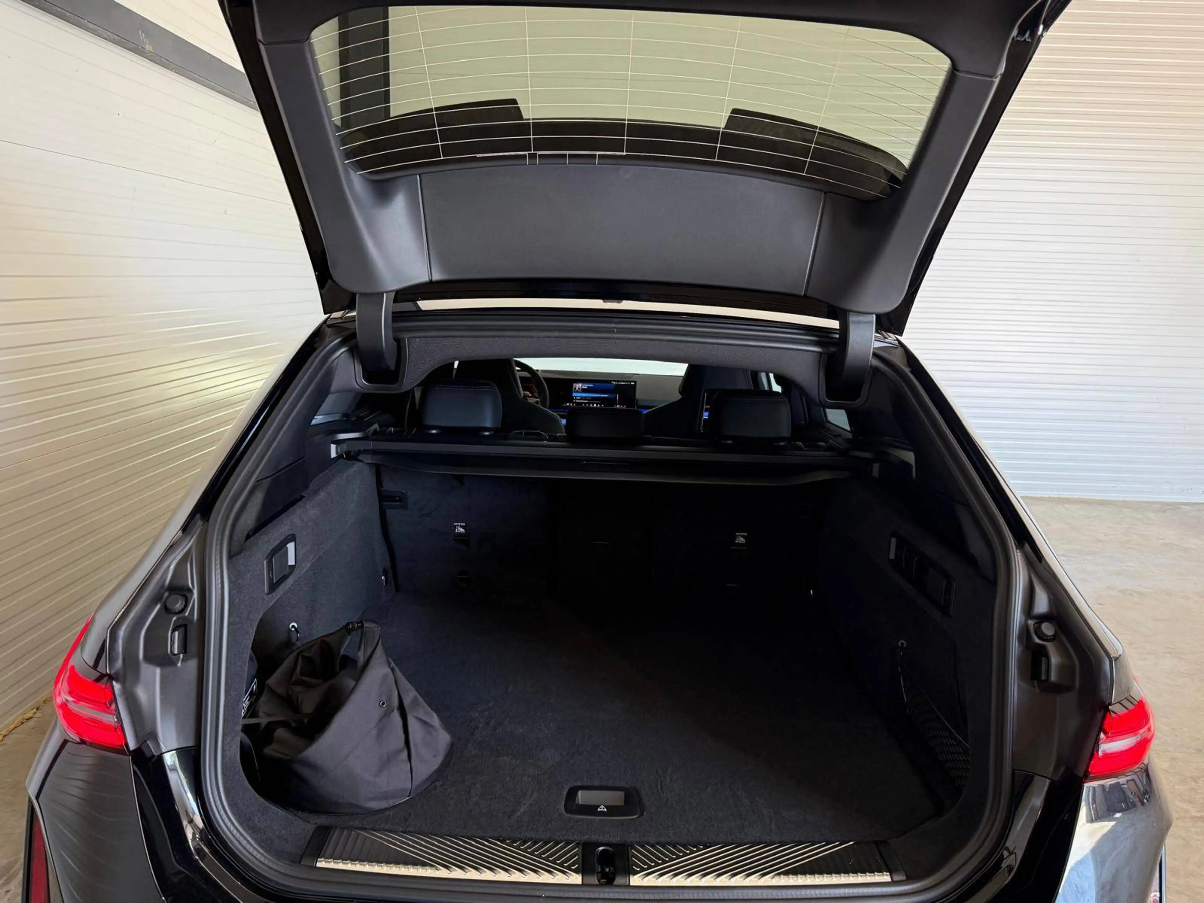 BMW M5 M5 TOURING / COMFORT / AHK / PANO / ICONIC / 21" — photo 11