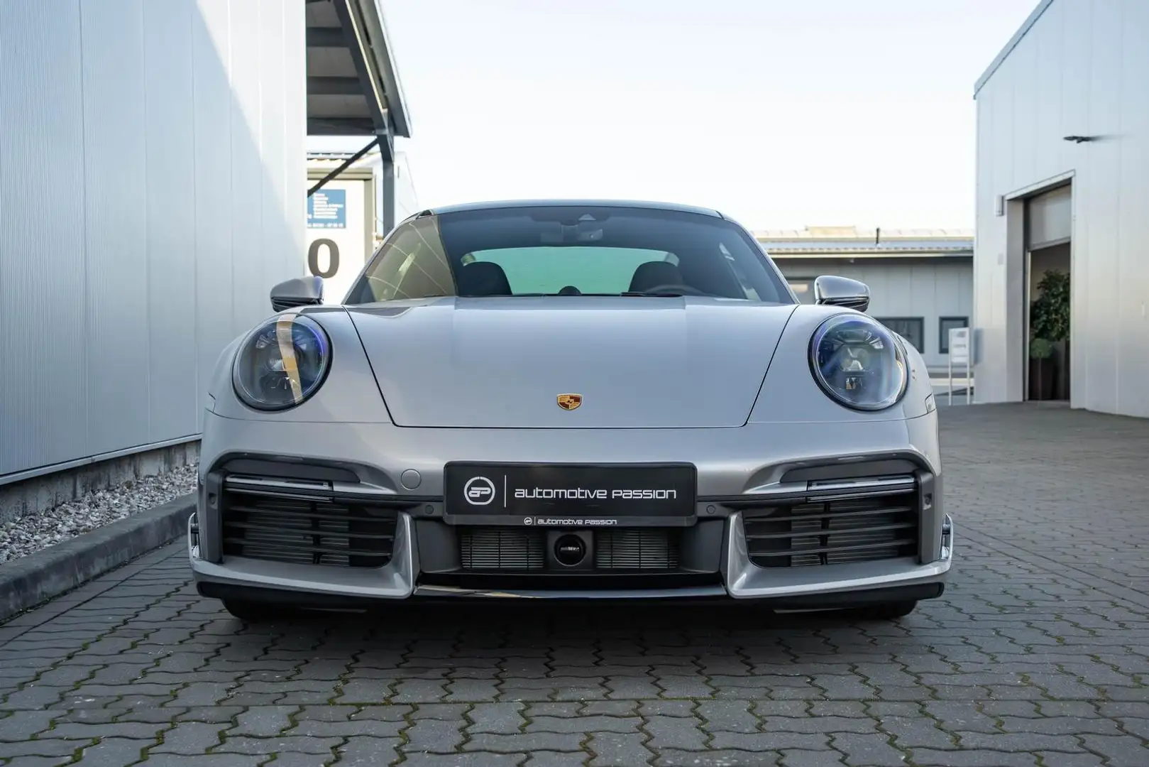 Porsche 992 Turbo S *Heritage Design+Sport Design Paket* Silber - 2