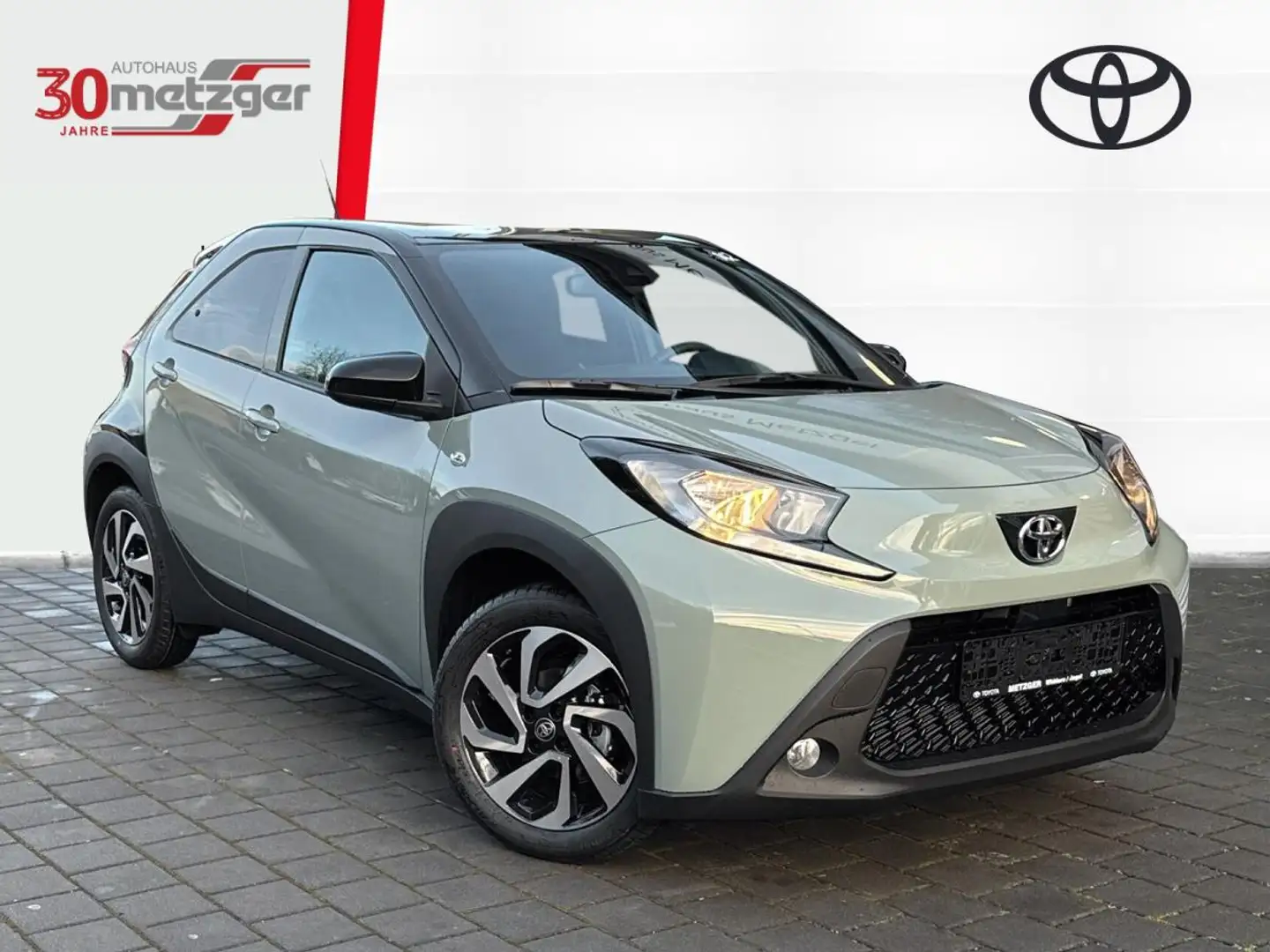 Toyota Aygo X Team D +Kamera +Sitzheizung Grün - 1