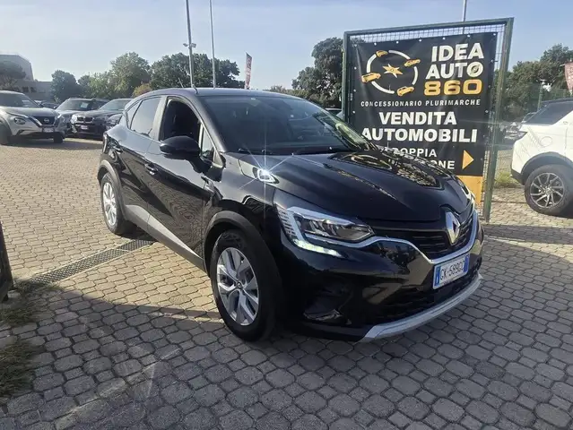 2022 Renault Captur in Black for sale