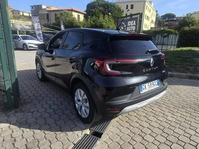 Renault Captur view 4