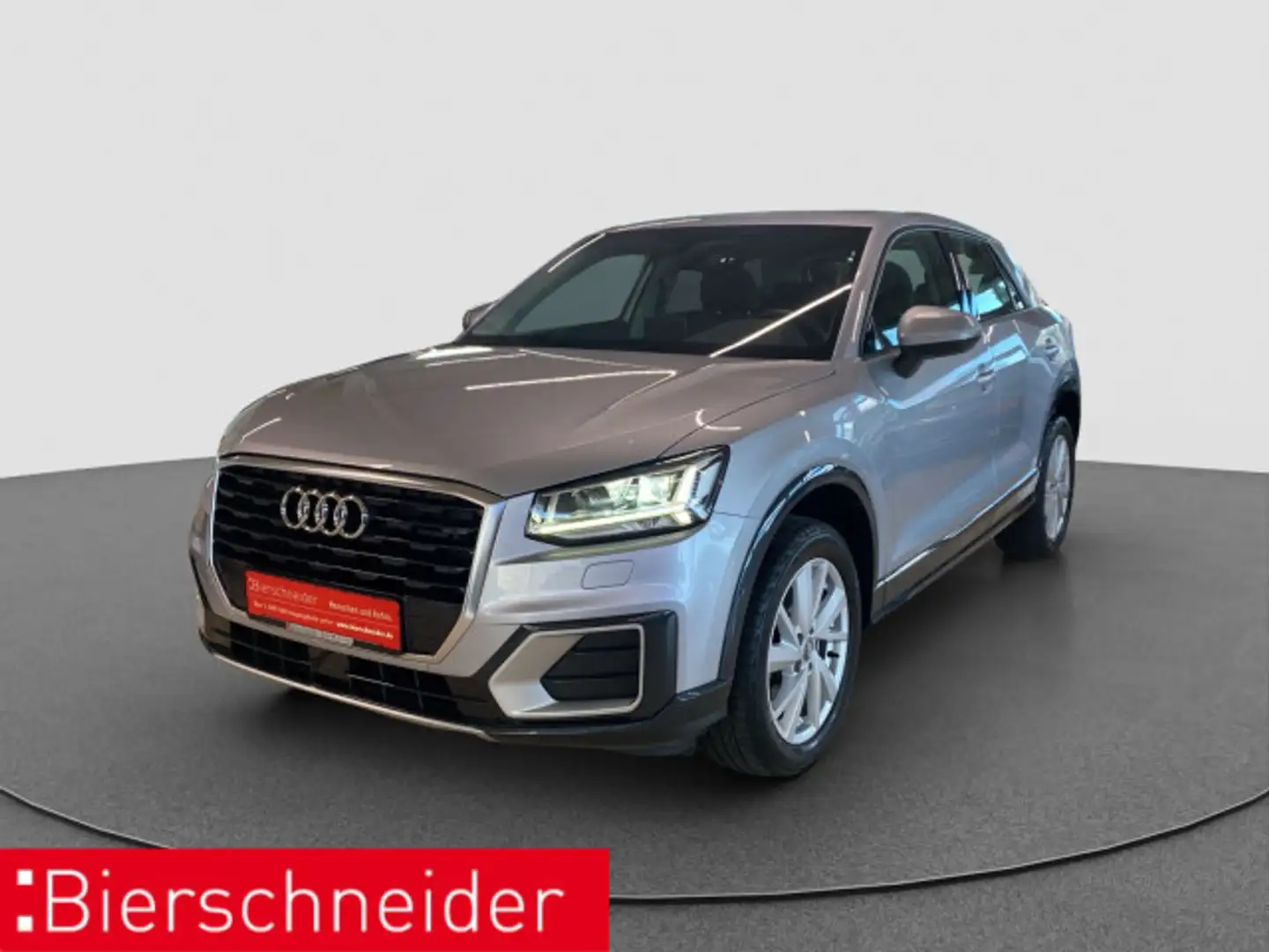 Audi Q2 30 TDI S tronic design 17 LED AHK NAVI SHZ Stříbrná - 1