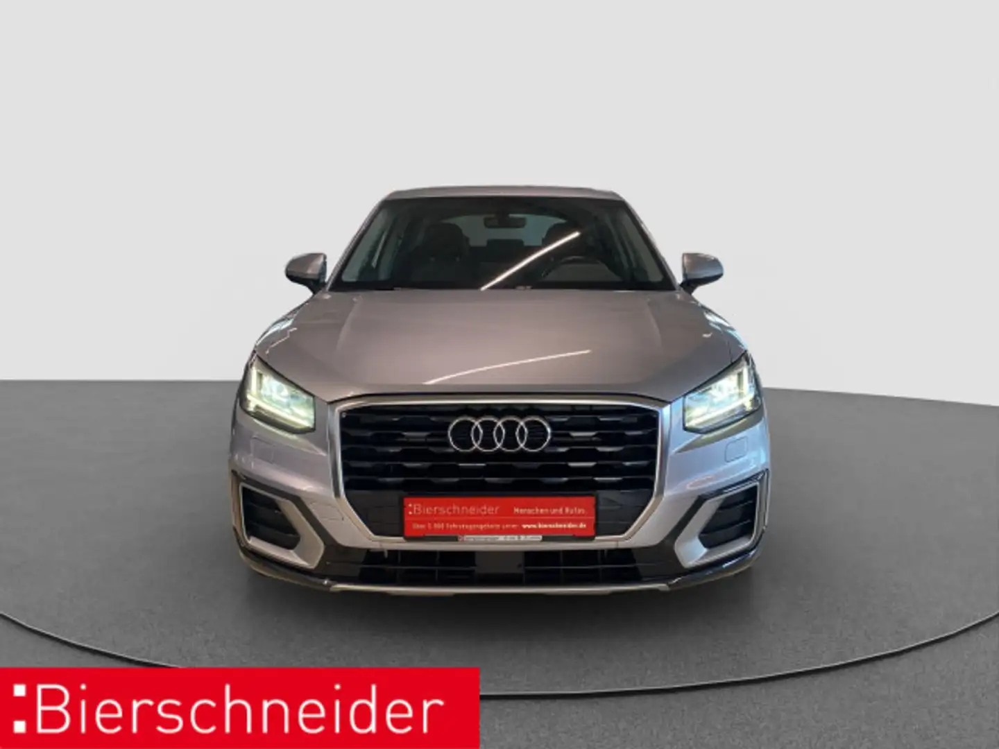 Audi Q2 30 TDI S tronic design 17 LED AHK NAVI SHZ Stříbrná - 2