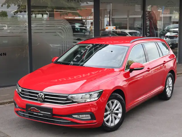 Volkswagen Passat view 2